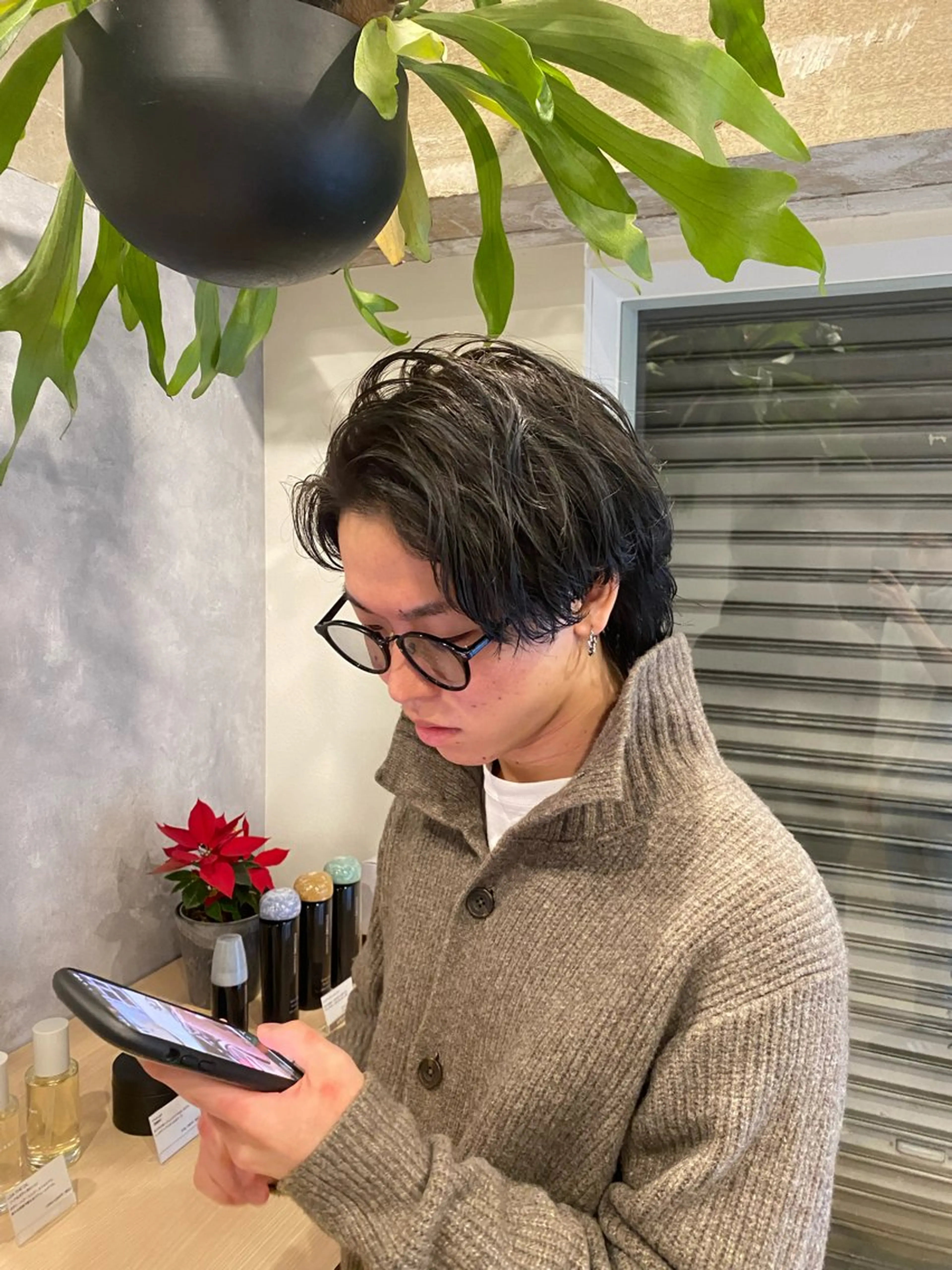 カラー メンズ 黒髪 ブルーカラー ブルーブラック 💈メンズカット 中野💈志賀 隼樹のヘアスタイル