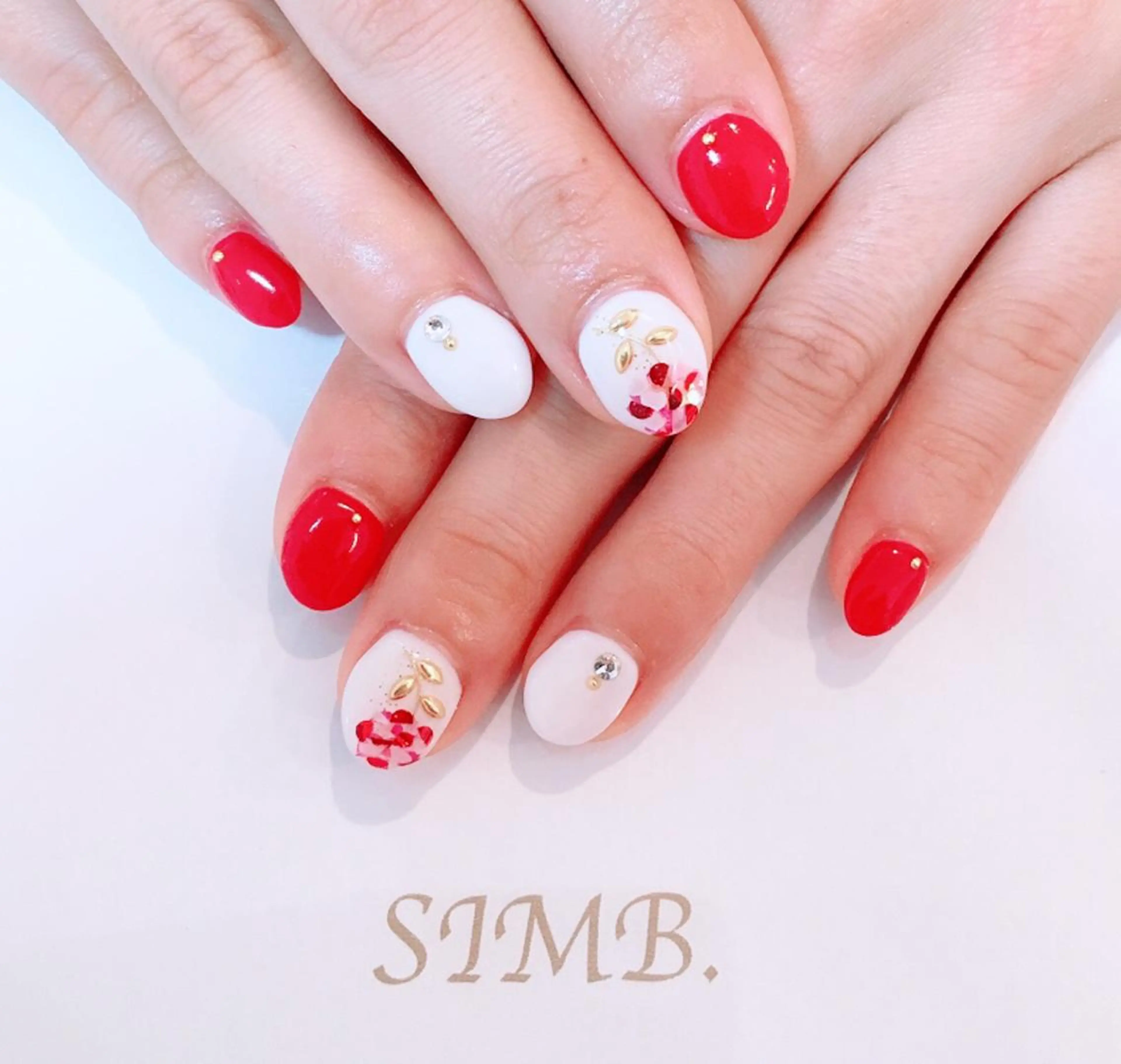 ネイル ブライダルネイル nailsalon SIMB.のネイルデザイン