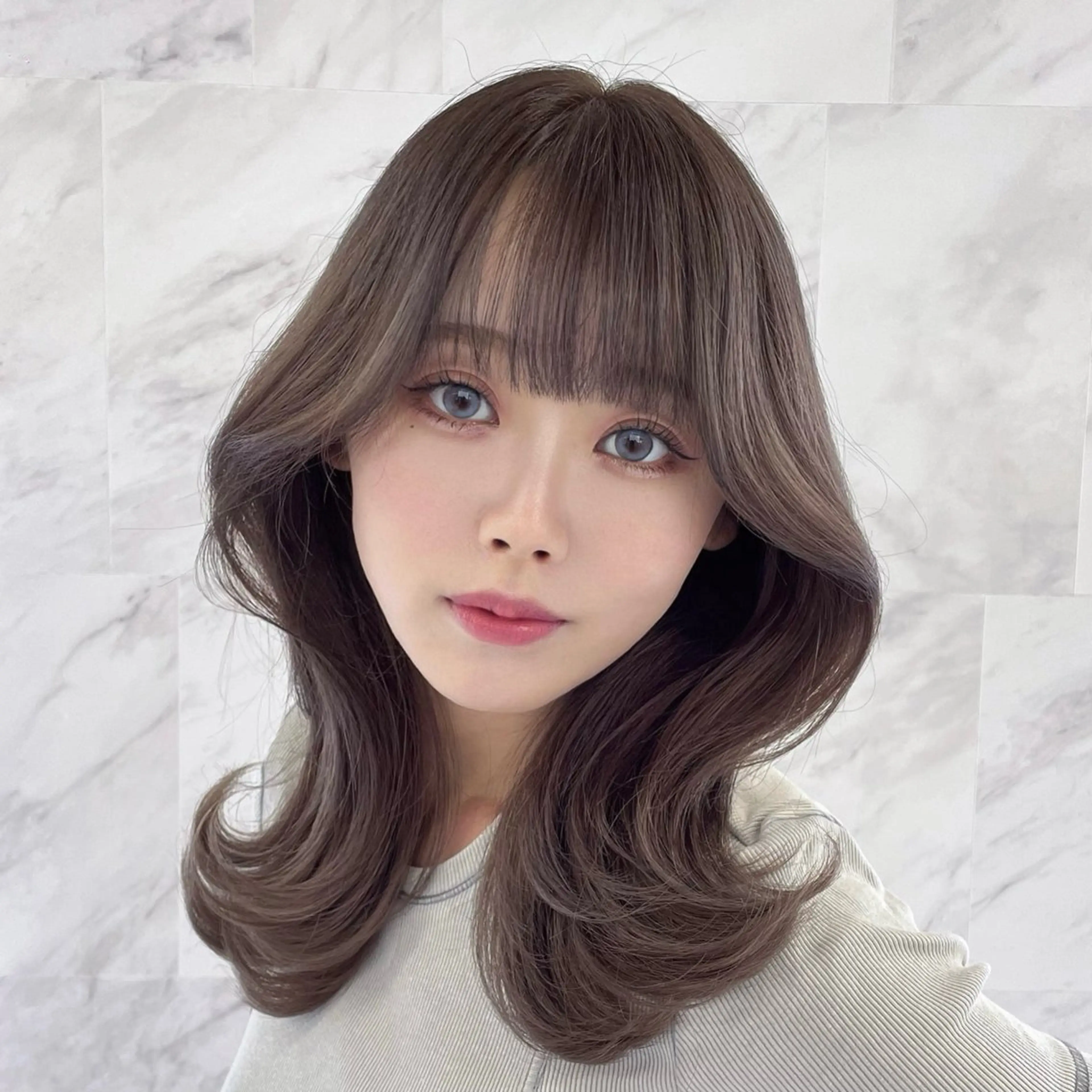 セミロング くびれヘア レイヤーカット 🦋韓国hair🦋 エクステ店長sakiのヘアスタイル