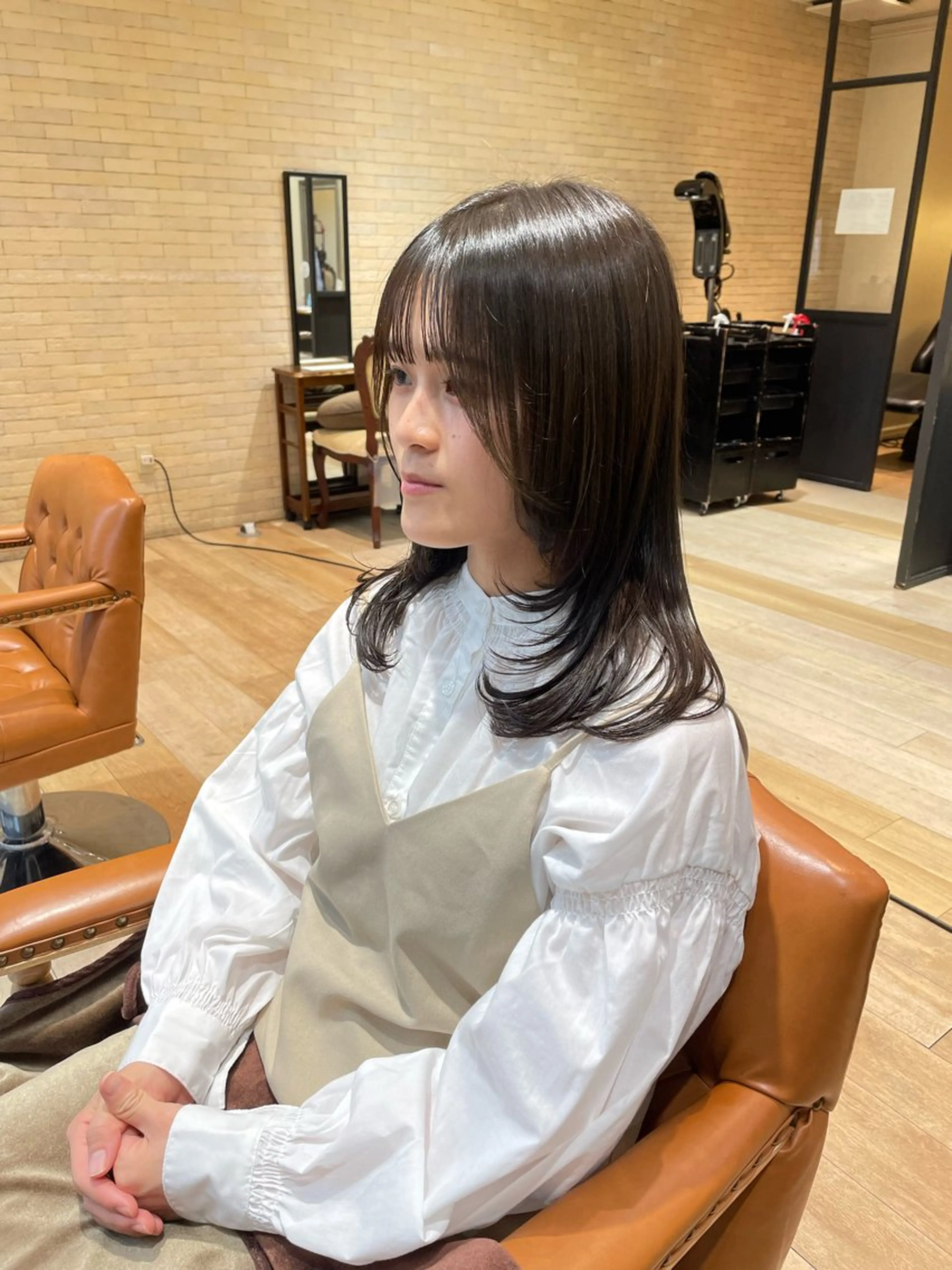 セミロング レイヤーカット 亀川蓮 Agu hairのヘアスタイル