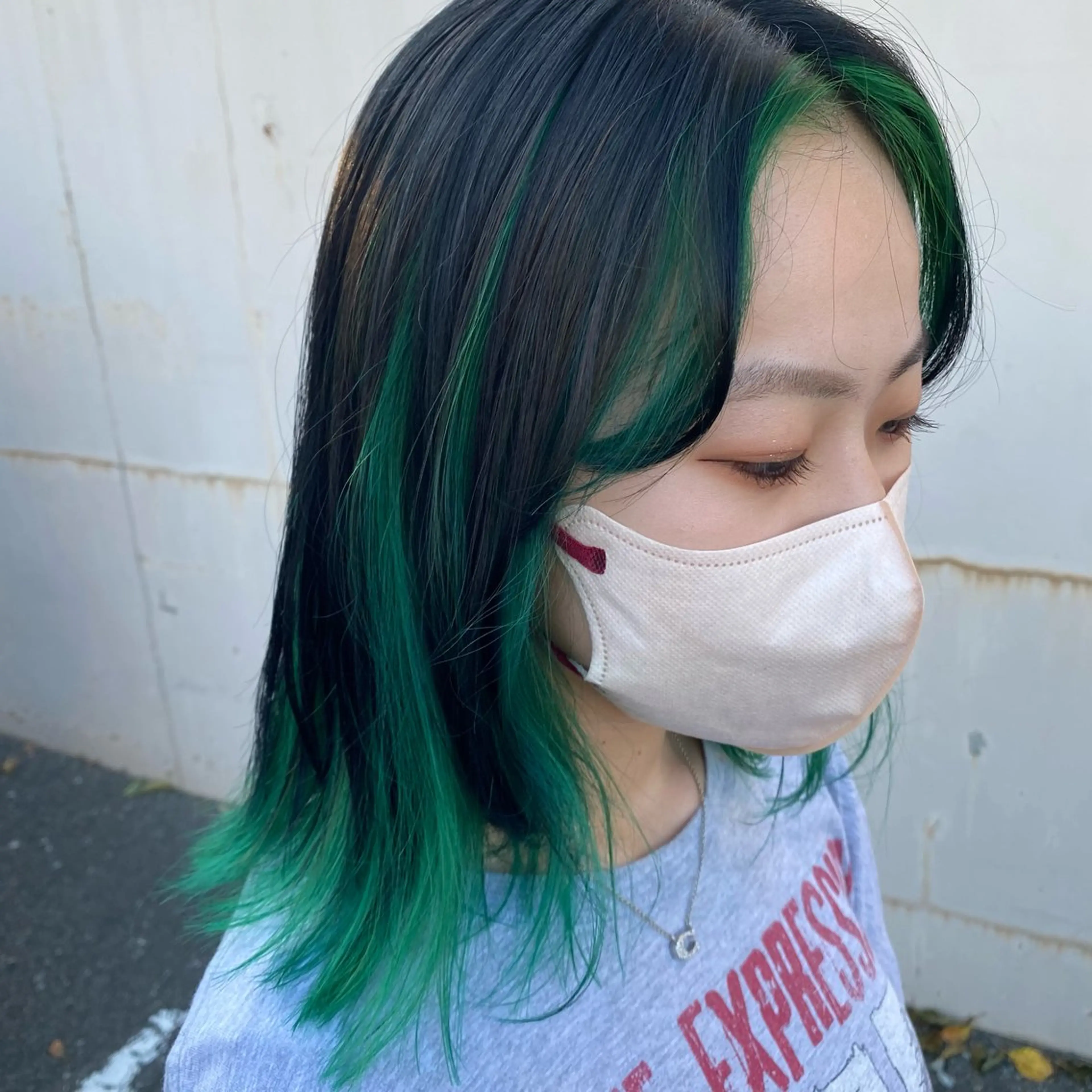 セミロング カラー 惣木 菜穂のヘアスタイル