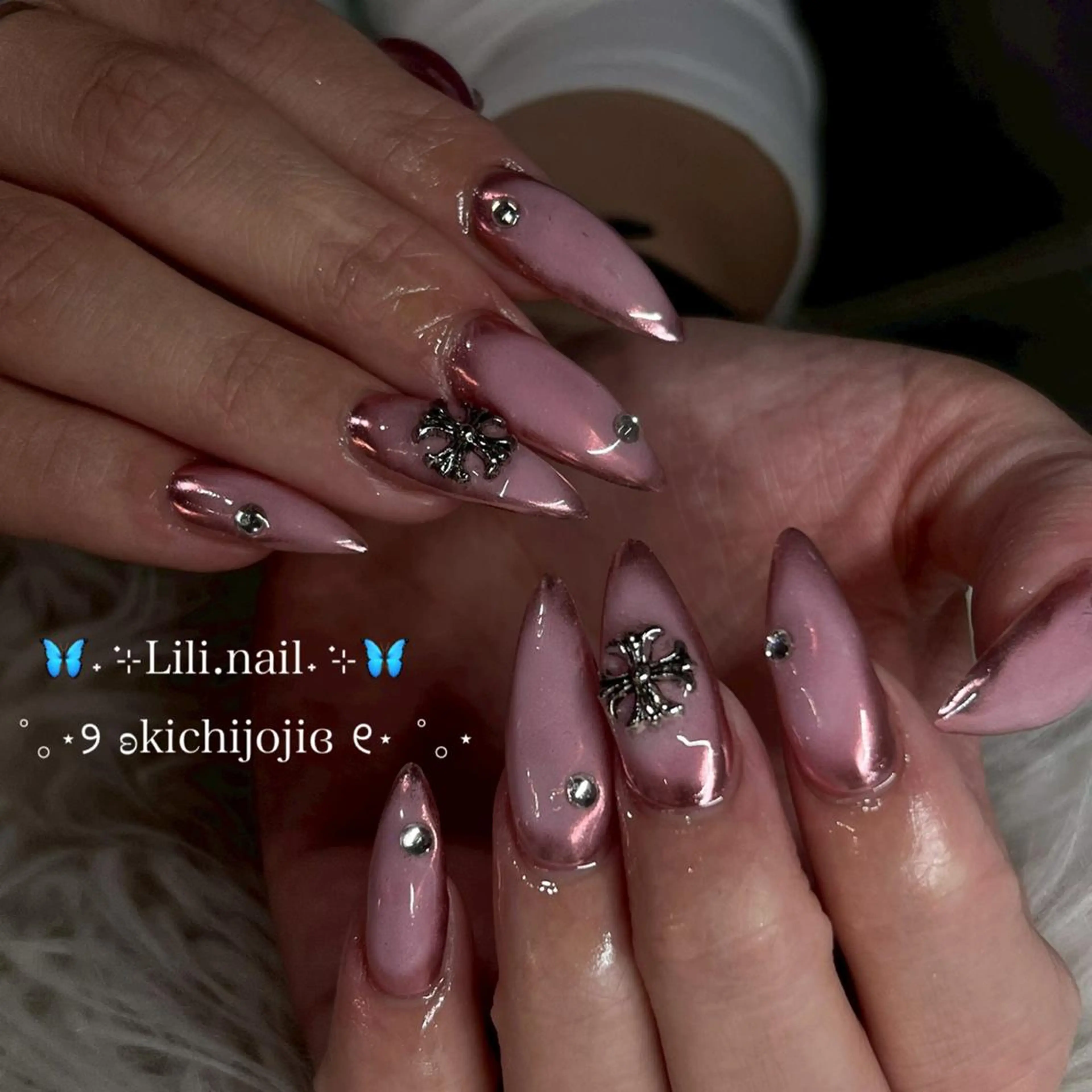 ネイル ハンドネイル フットネイル lili.nail y2k/長さ出しのネイルデザイン