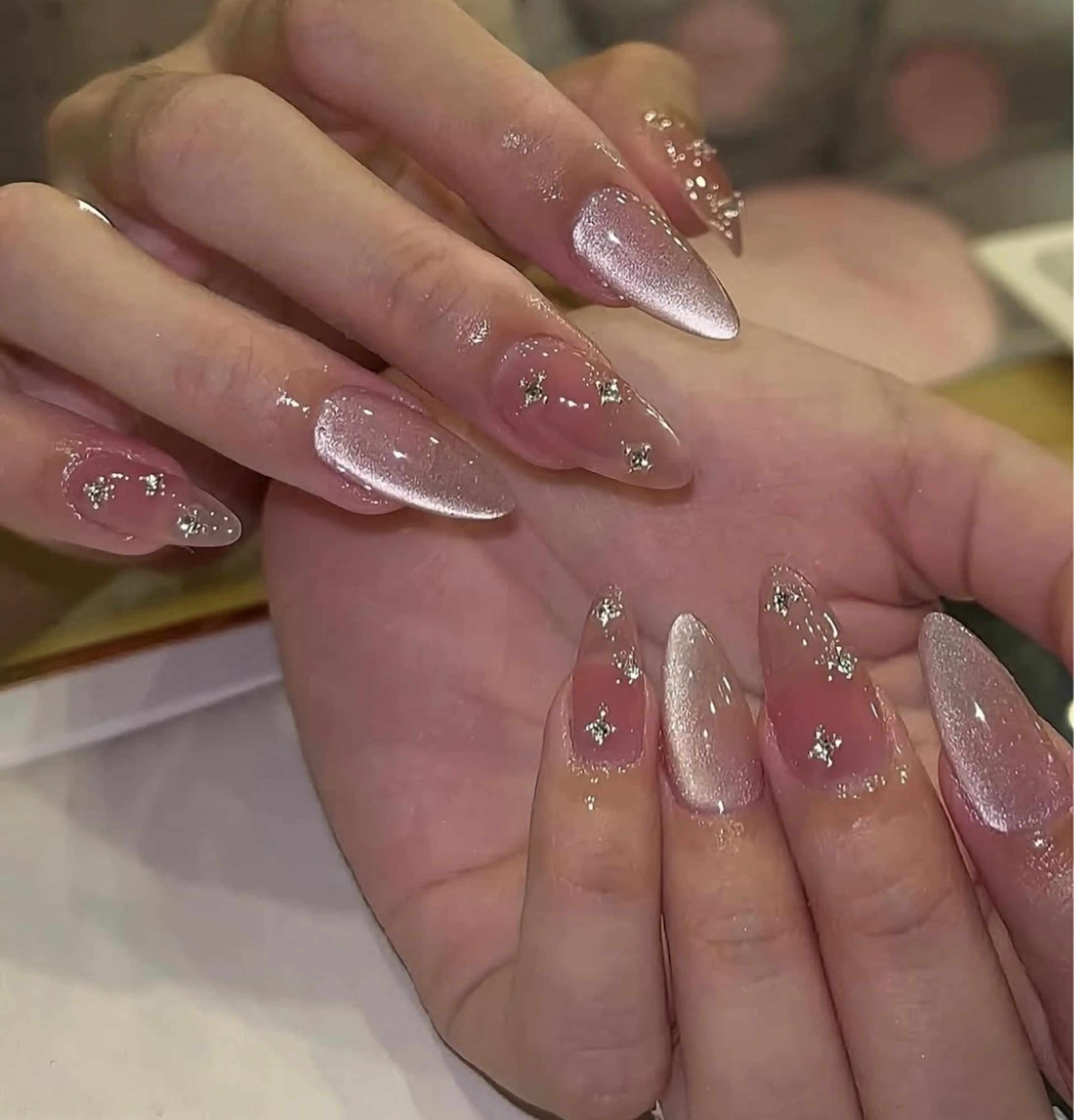 ネイル アートネイル フラワーネイル フレンチネイル ジェルネイル グラデーション ハンドネイル Ryunail所属・Ryu Nail NekoChanのネイルデザイン