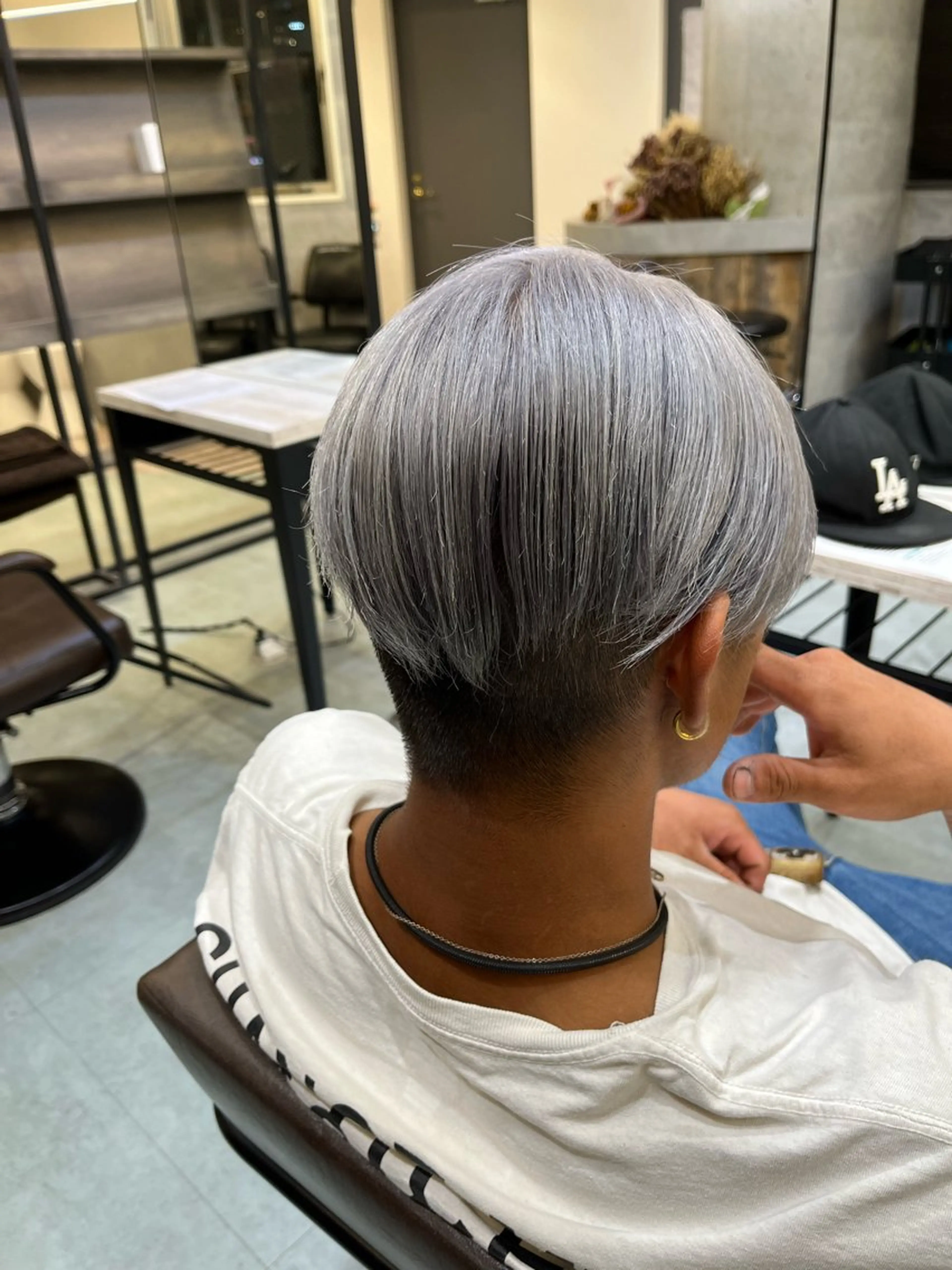 カラー メンズ メンズブリーチ ブリーチ シルバー ケアブリーチ🌟 ♢WATARU♢のヘアスタイル