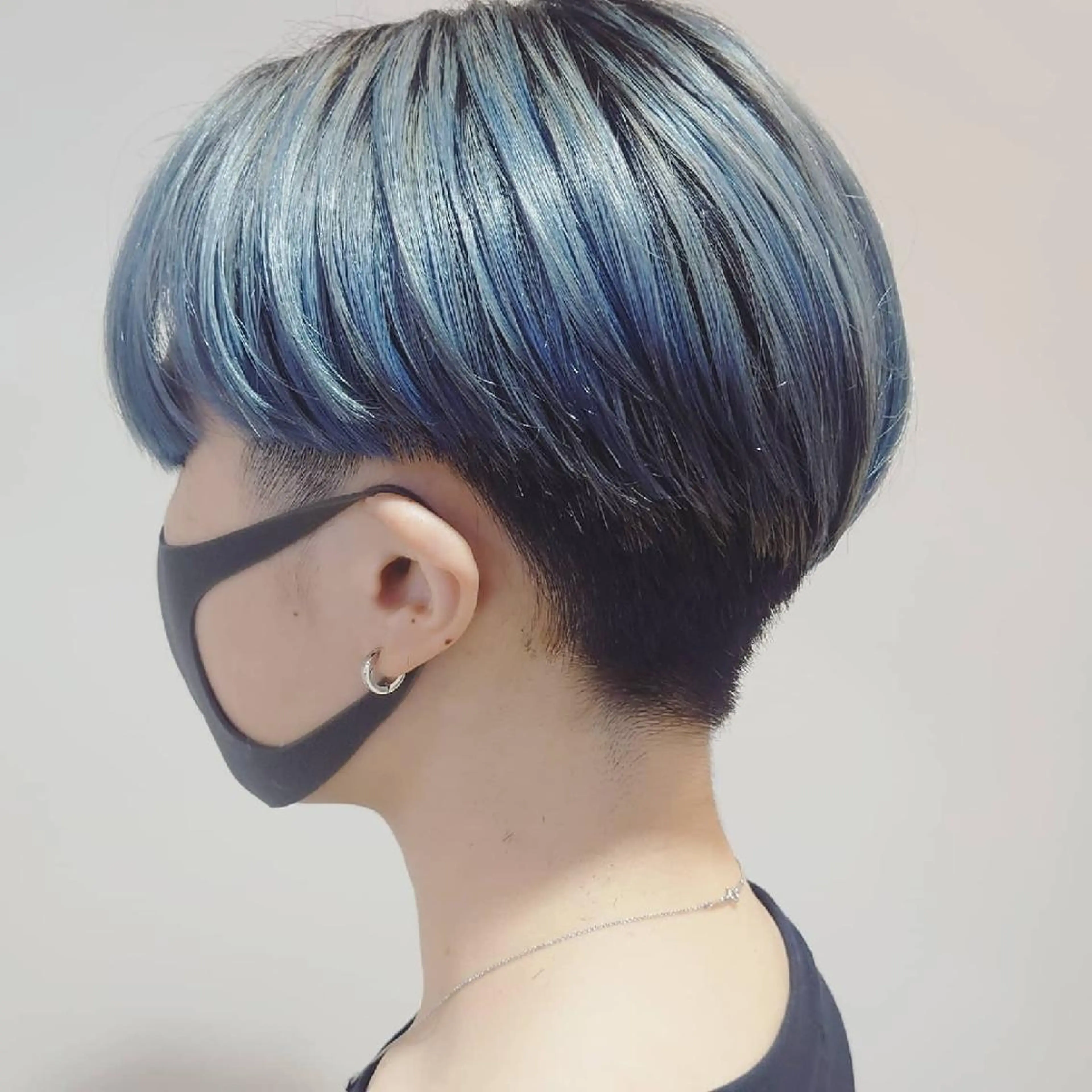 ショート カラー ハンサムショート ブリーチ ブルーカラー ケアブリーチ ハイトーンカラー 田中将平【 サロンマネージャー】のヘアスタイル