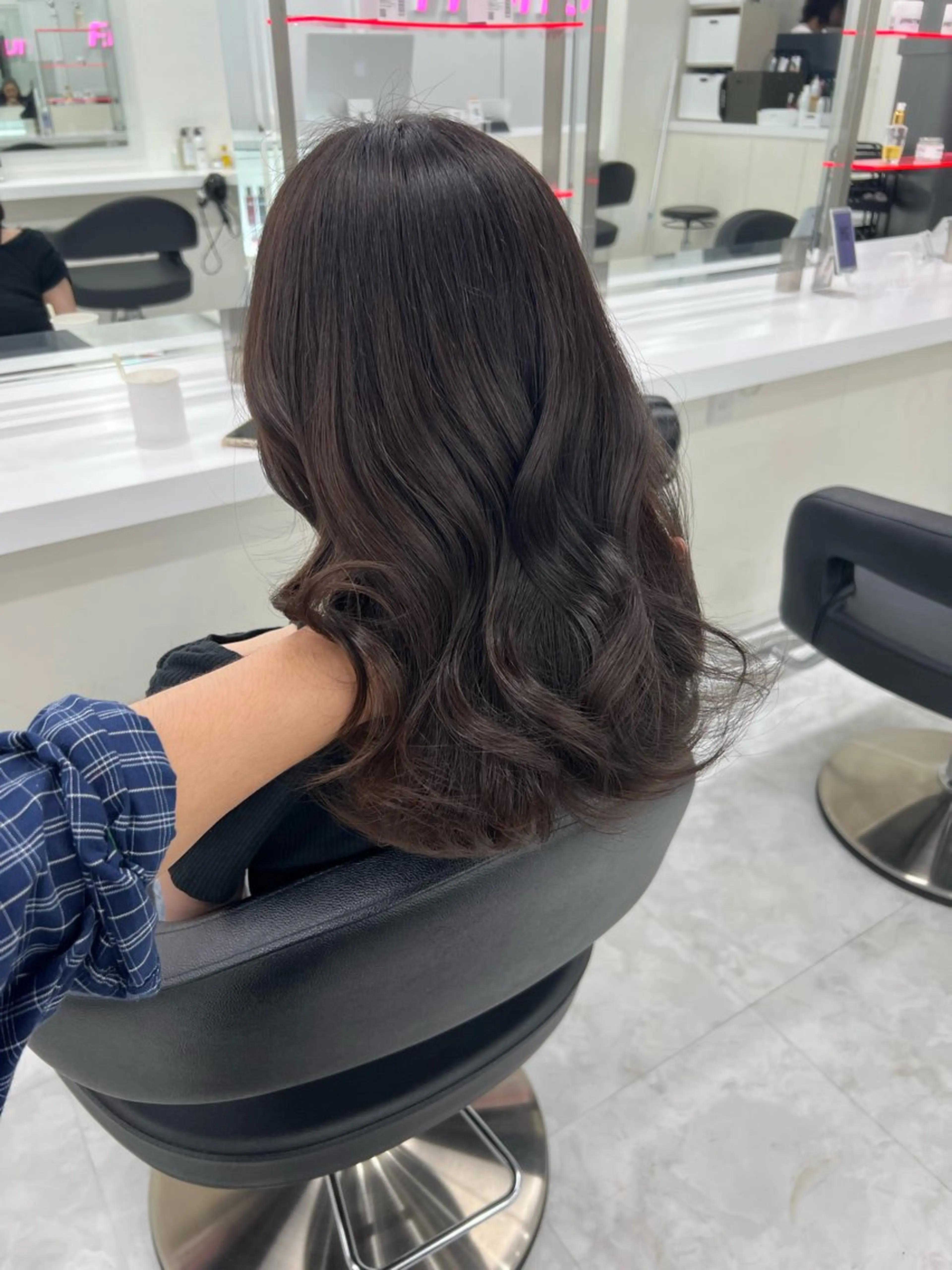 セミロング カラー 透明感カラー🫧 レイヤーカットのヘアスタイル