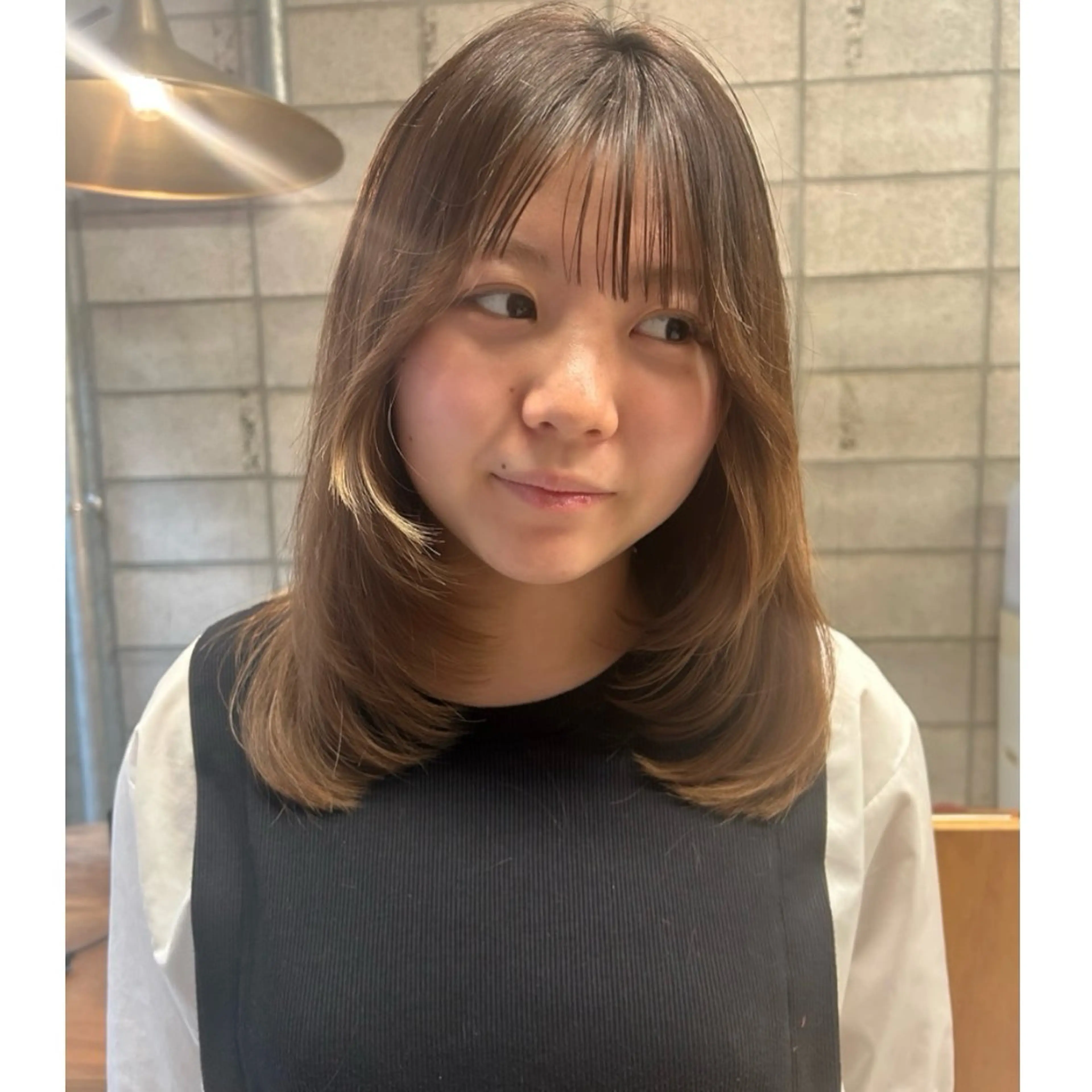 ミディアム カエデ🐬 カットカラーモデルのヘアスタイル