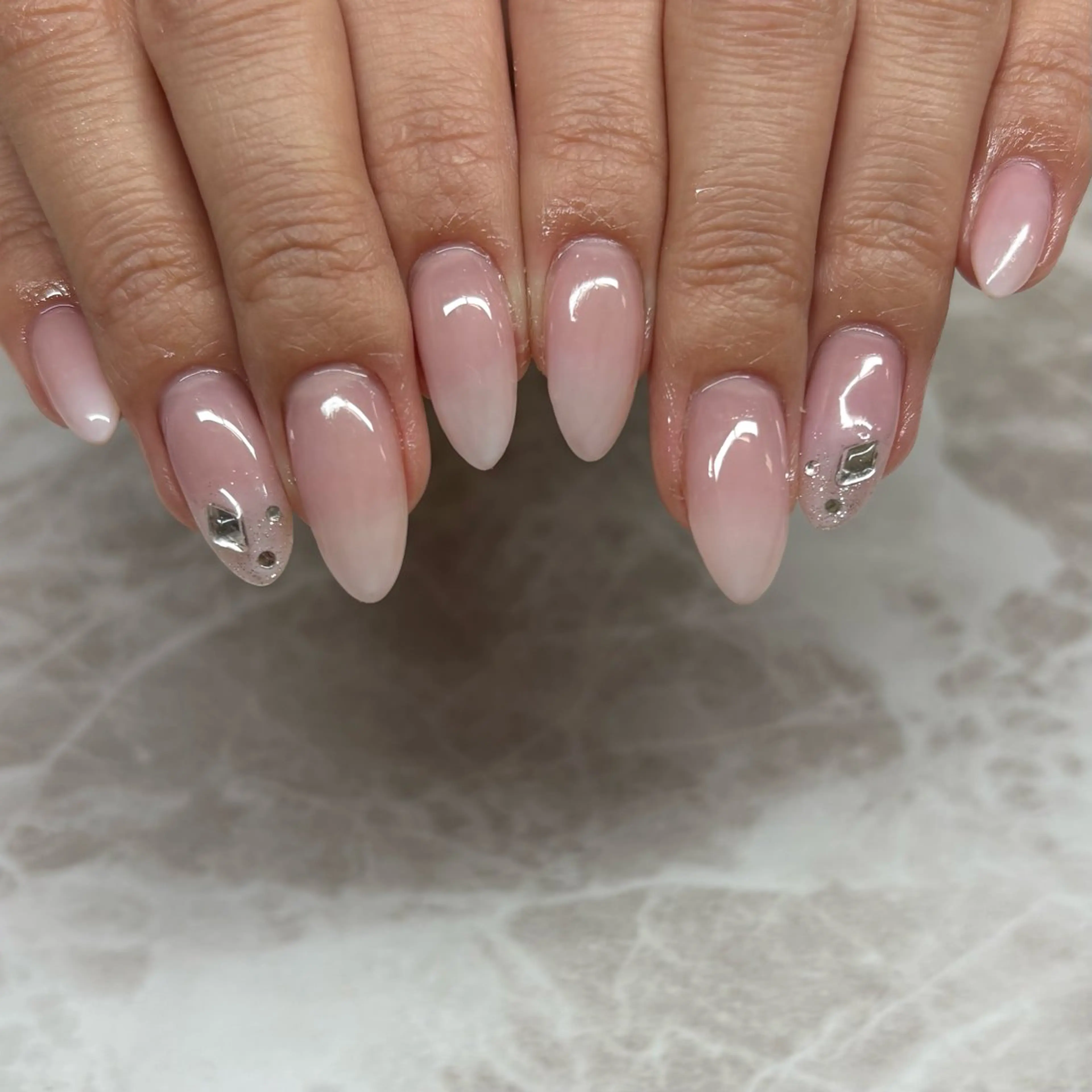 ネイル ラメ(グリッター) ハンドネイル private salon magique所属・Rina🫧 大阪/福島のネイルデザイン