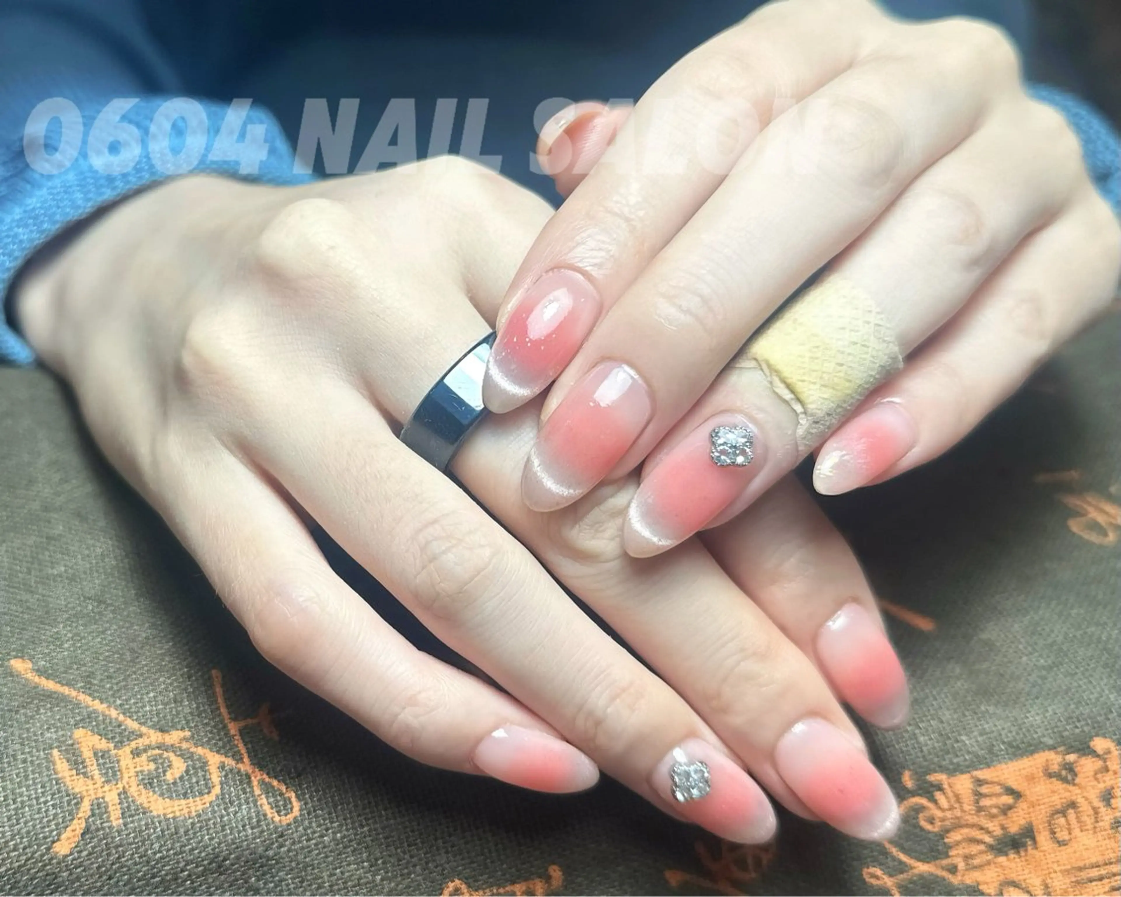 ネイル チークネイル フレンチネイル マグネットネイル マグネットフレンチ ishiro 🍂のネイルデザイン