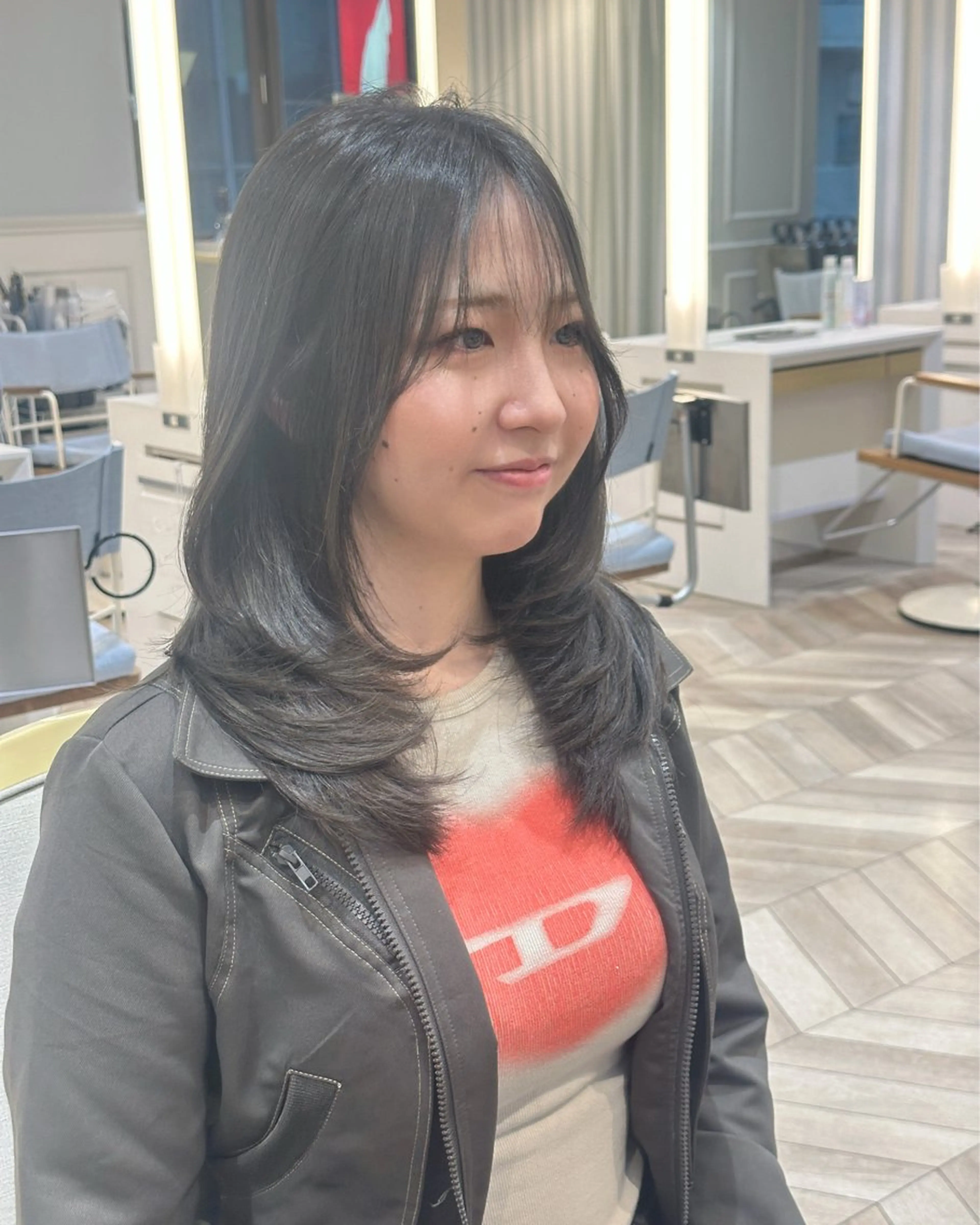 セミロング カラー ダークグレー レイヤーカット ヘアカラー トリートメント 小顔レイヤー/ ベージュ🤍Rieのヘアスタイル