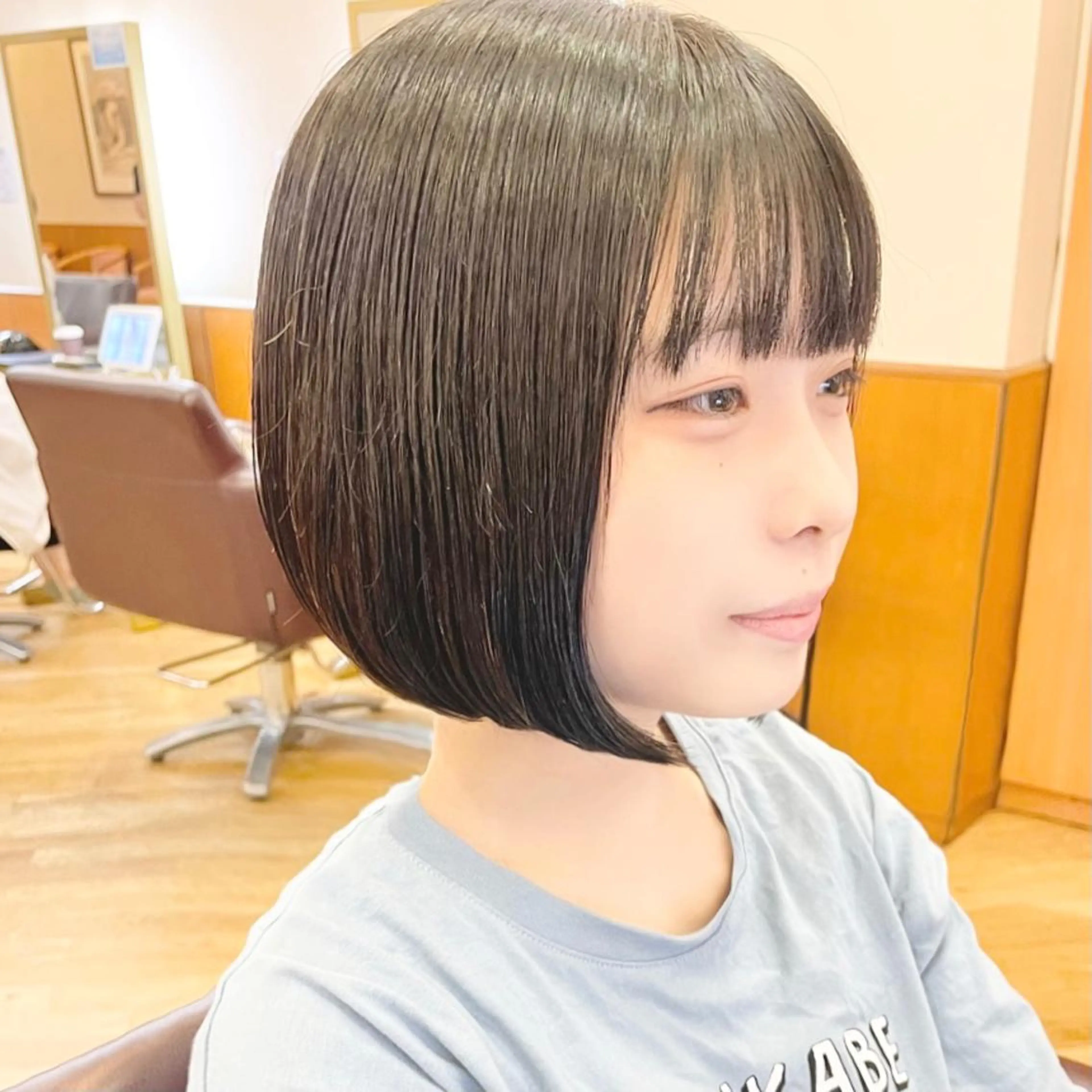 ミディアム カラー ヘアアレンジ キッズ 切りっぱなしボブ アッシュ ボブ 髪質改善 タンバルモリ カット トリートメント さわ きょうすけ/ ボブ髪質改善ショートのヘアスタイル