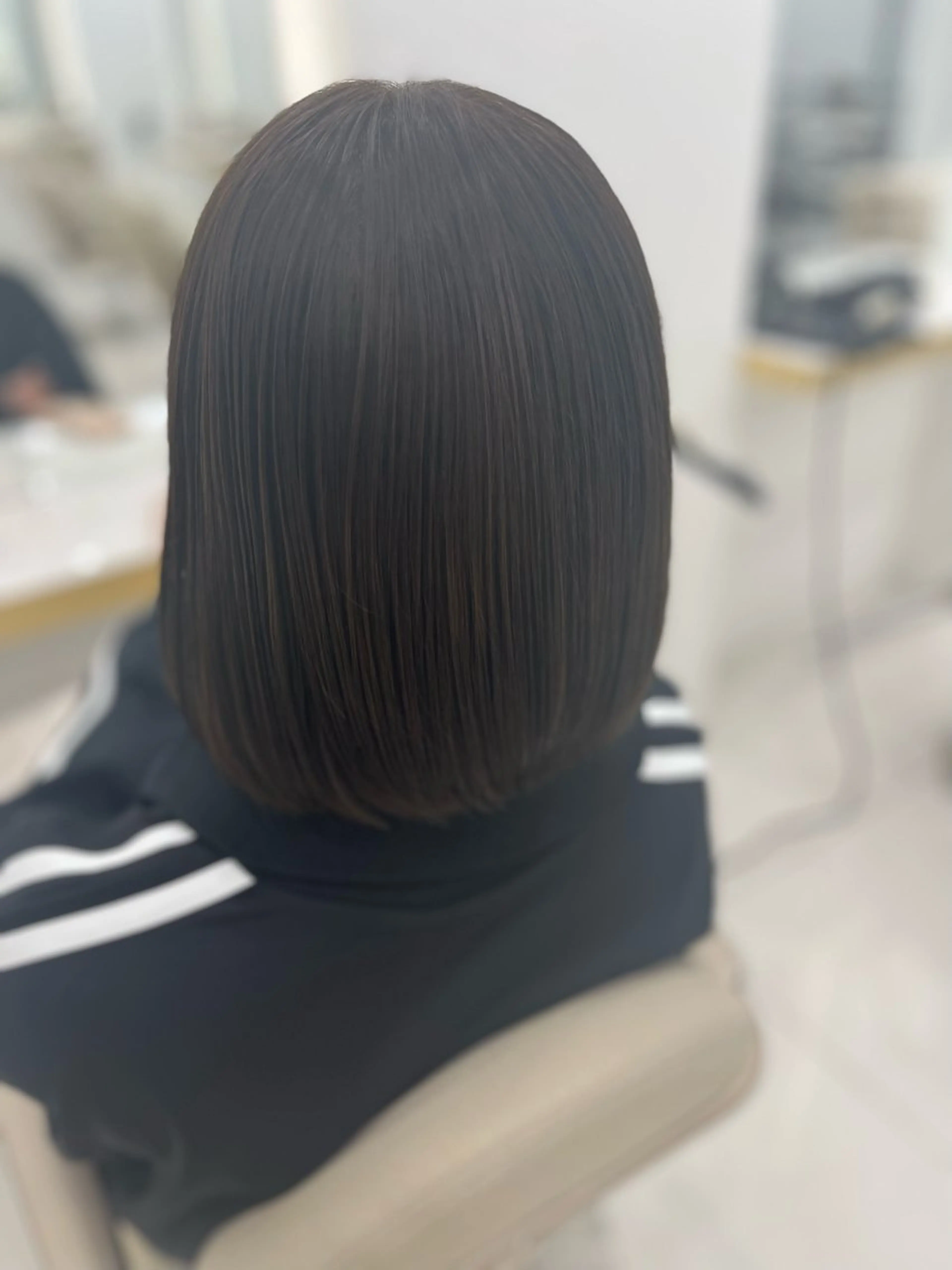カラー 岡部 未咲希のヘアスタイル