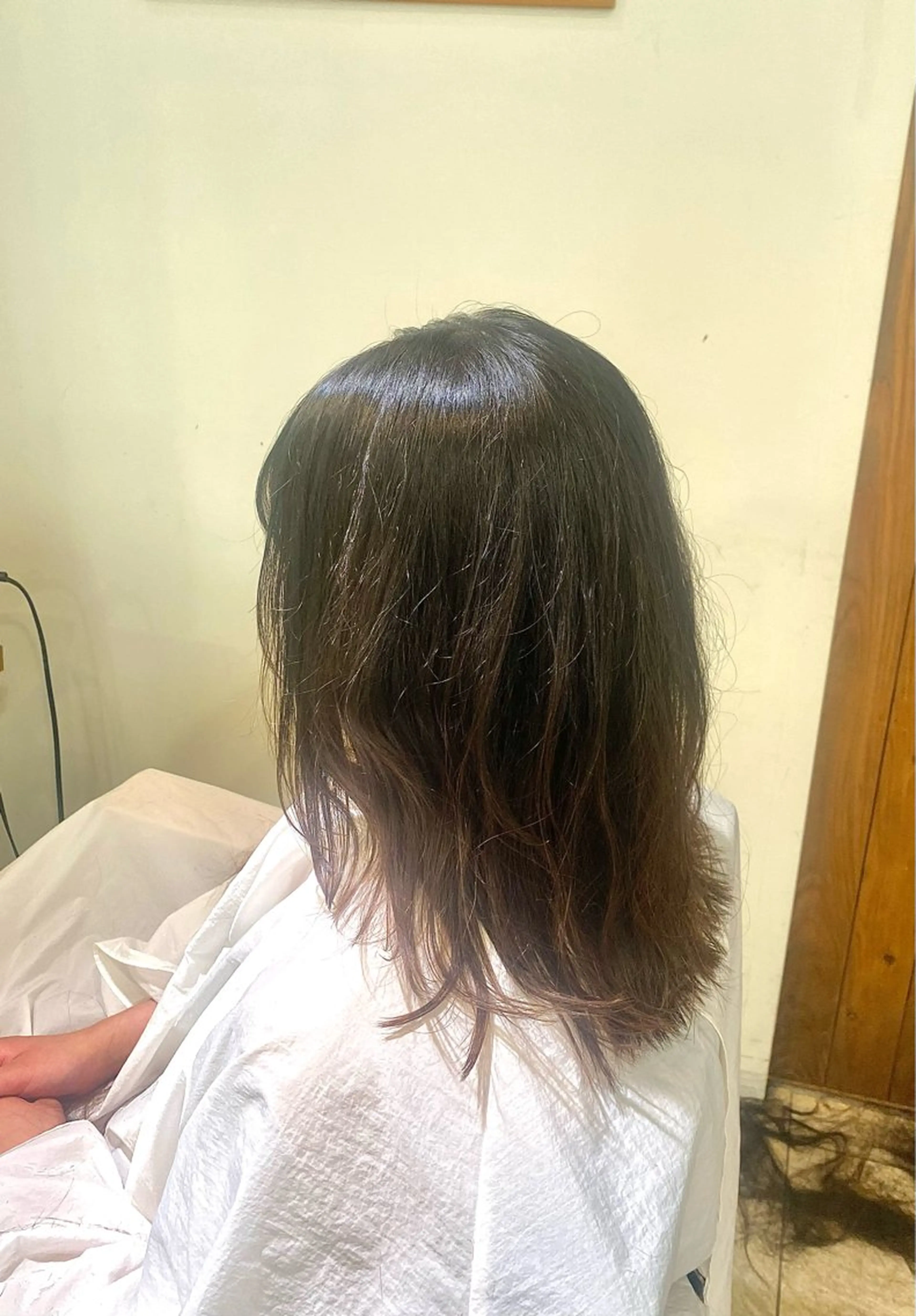 セミロング レイヤーカット LiC えりのヘアスタイル