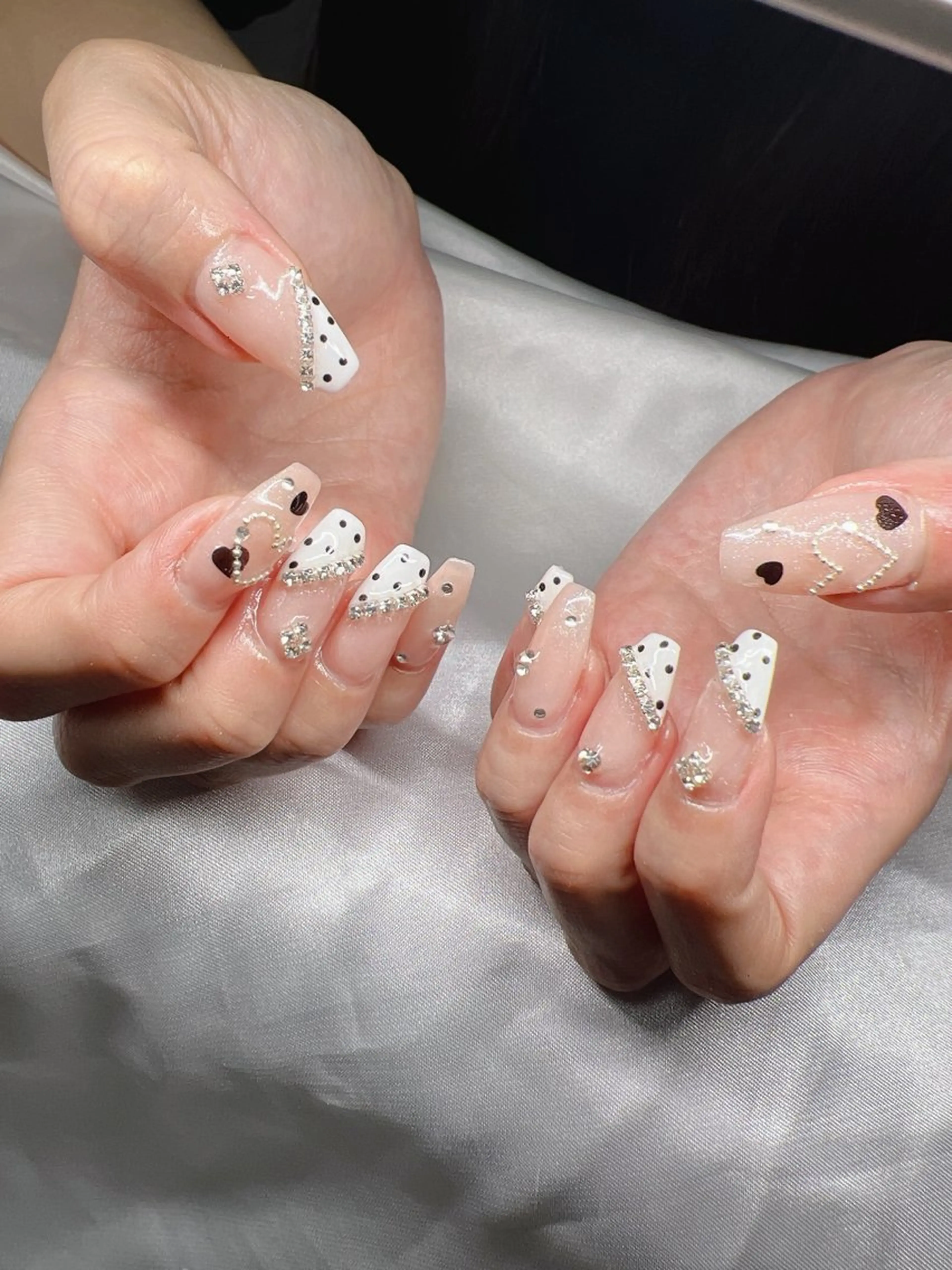 ネイル 長さ出し グラデーション 卒業式 キラキラネイル マグネットネイル Lee Nailsのネイルデザイン