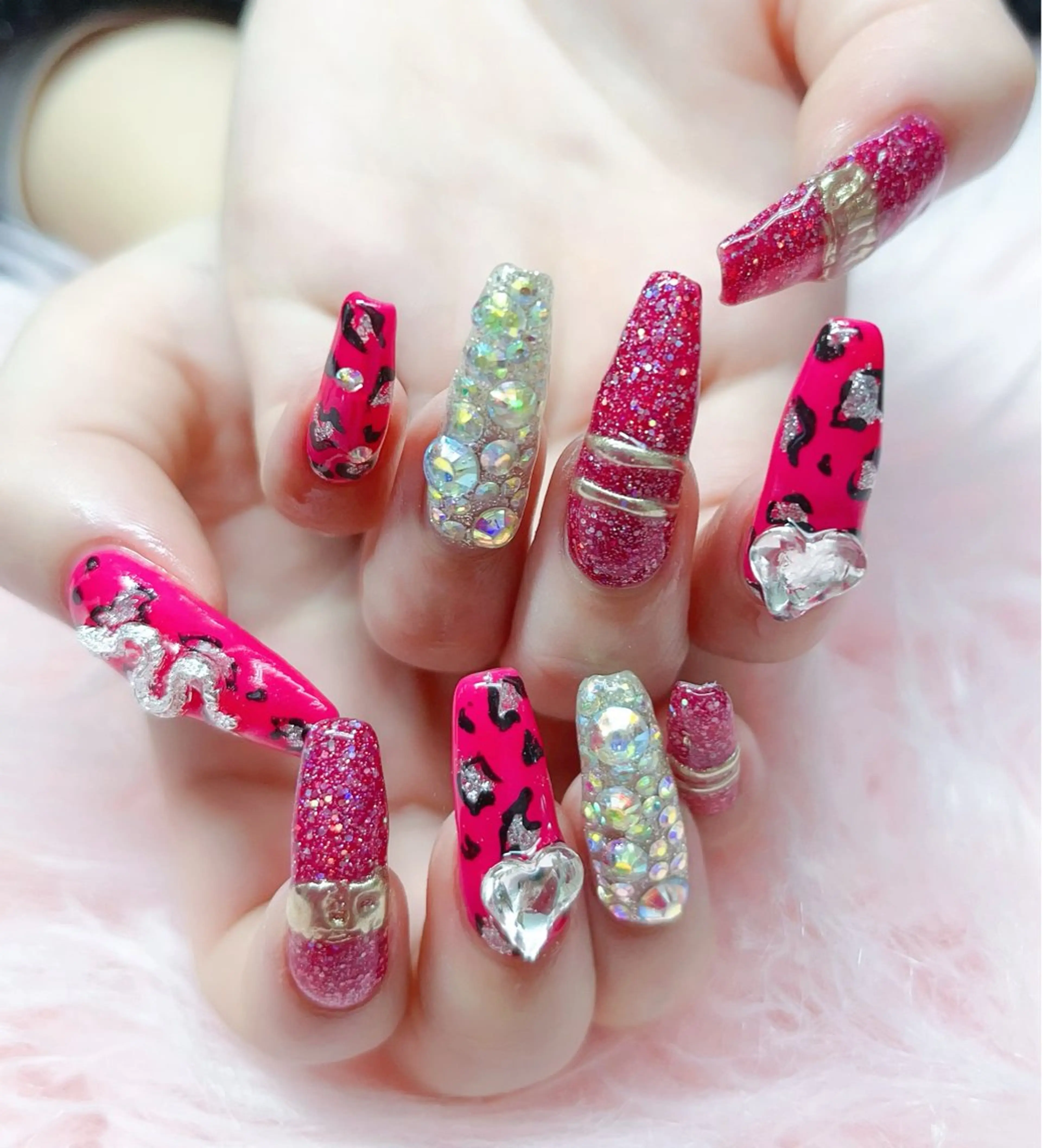 ネイル ハンドネイル MoonNail ユリ🌸のネイルデザイン