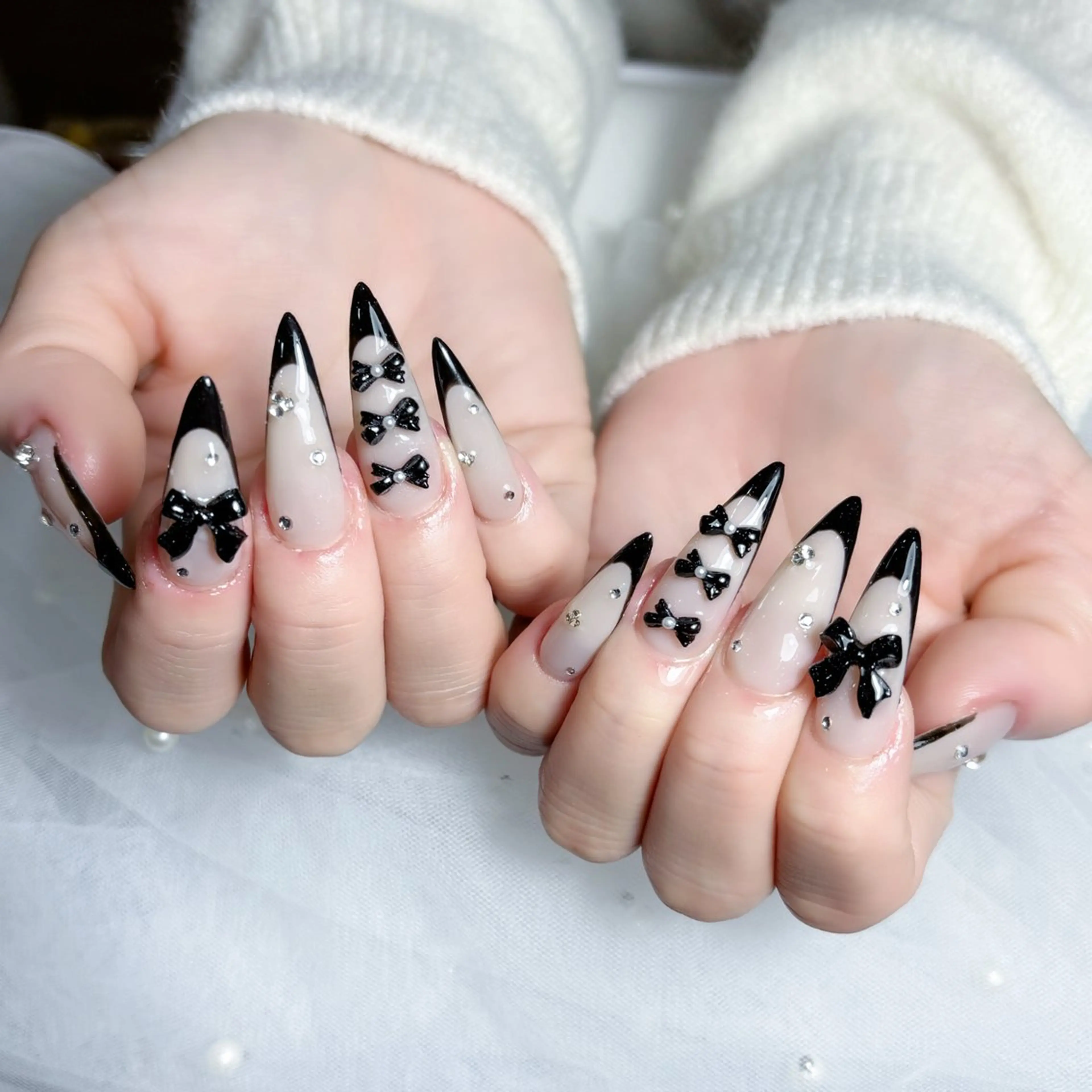 ネイル キラキラネイル シンプルネイル 春ネイル ワンホンネイル 冬ネイル ハンドネイル SORA Nailのネイルデザイン