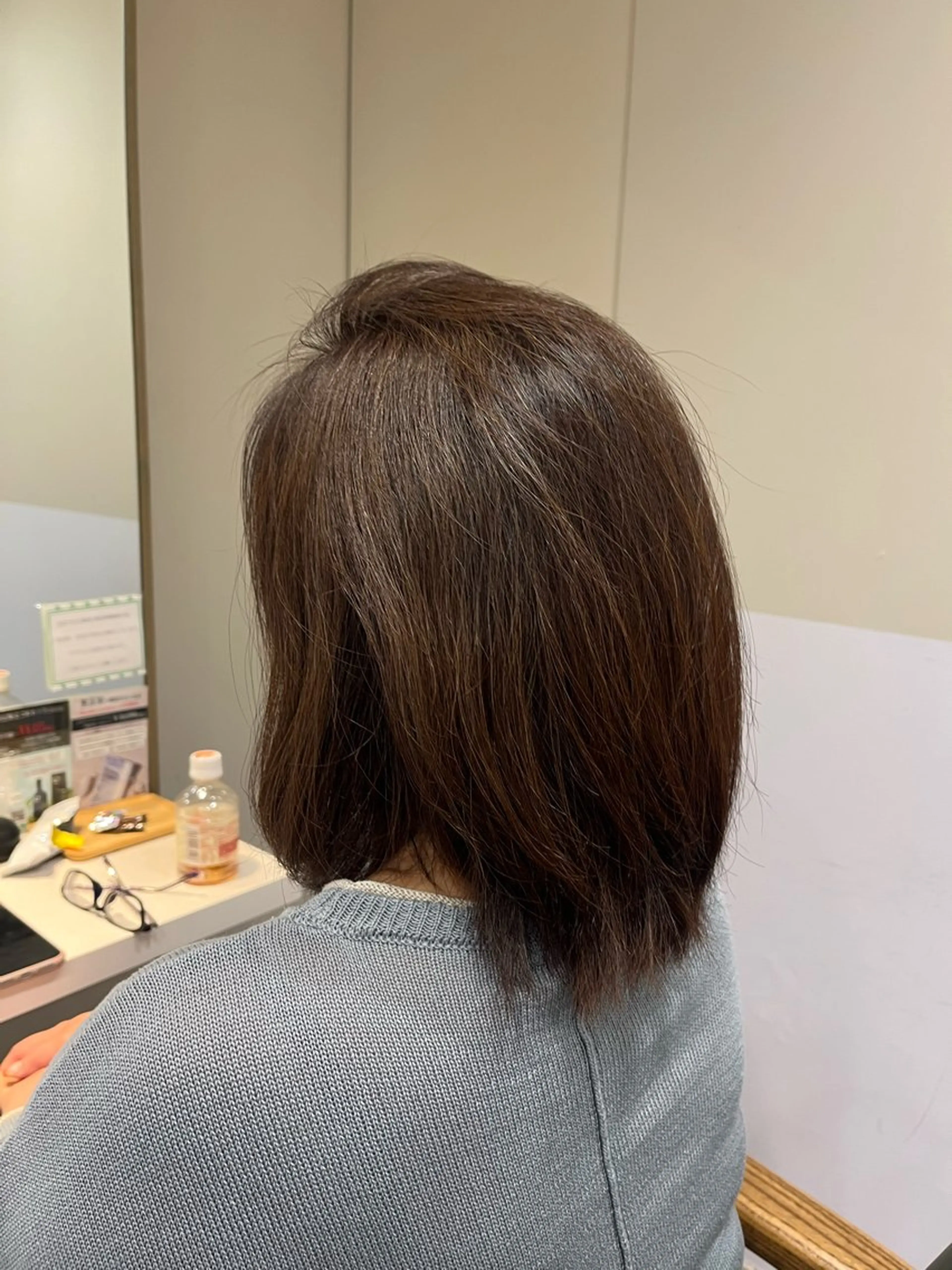 ミディアム 小鴨 美佳のヘアスタイル