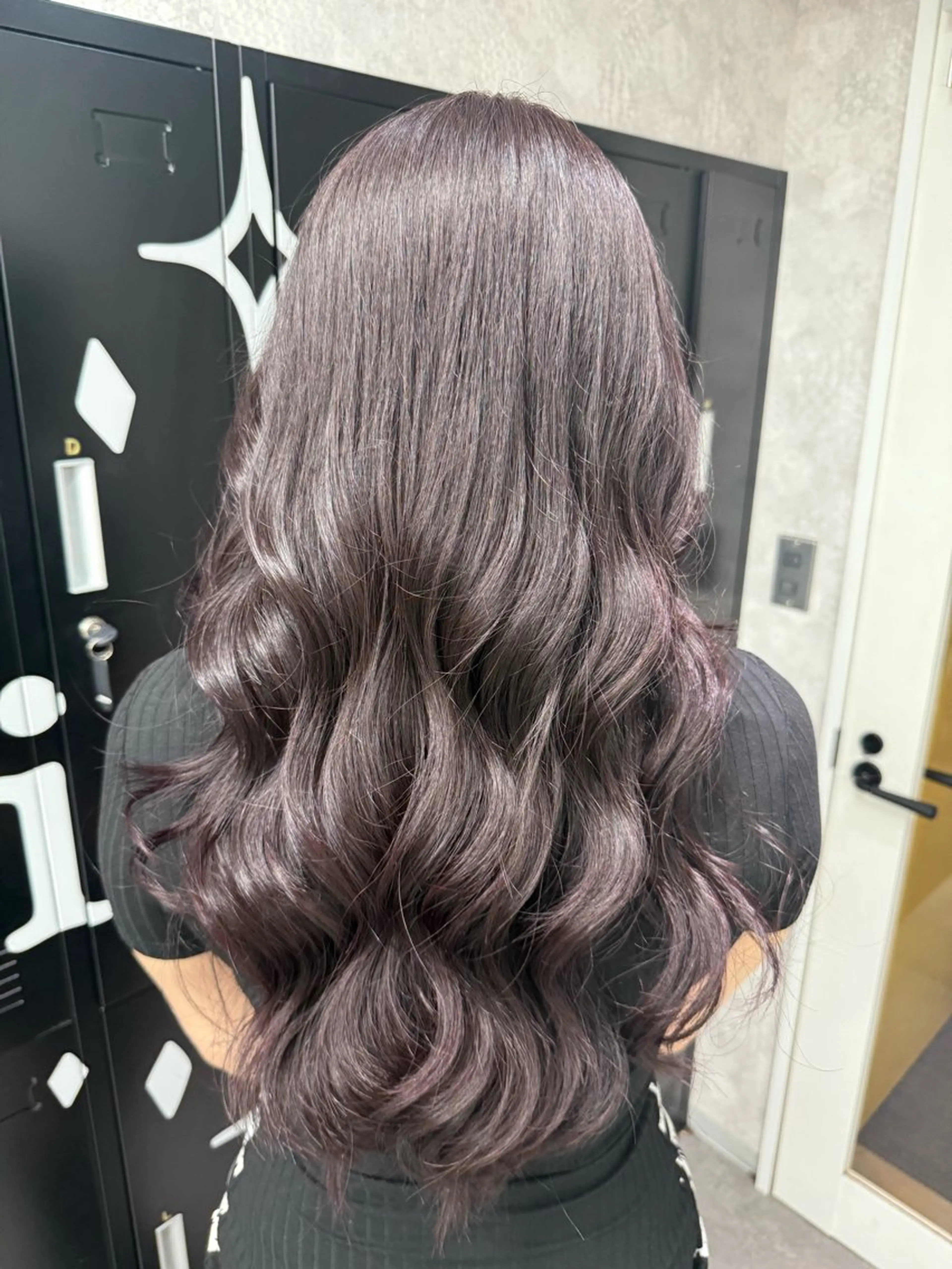 ロング Yuzumi／ ハイトーン／パーマのヘアスタイル