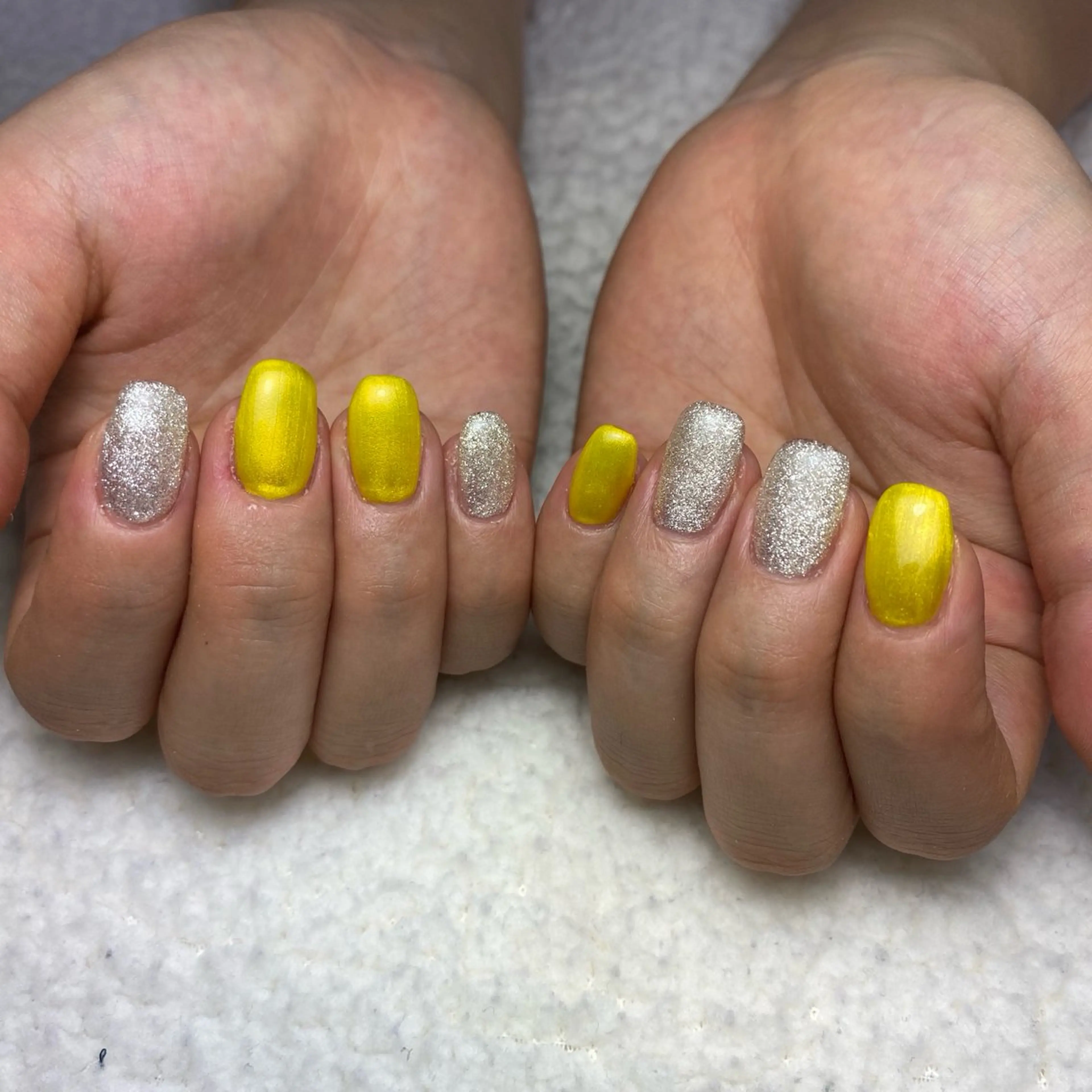 ネイル キラキラネイル 夏ネイル ハンドネイル COCO+所属・COCO +のエステ・リラクイメージ