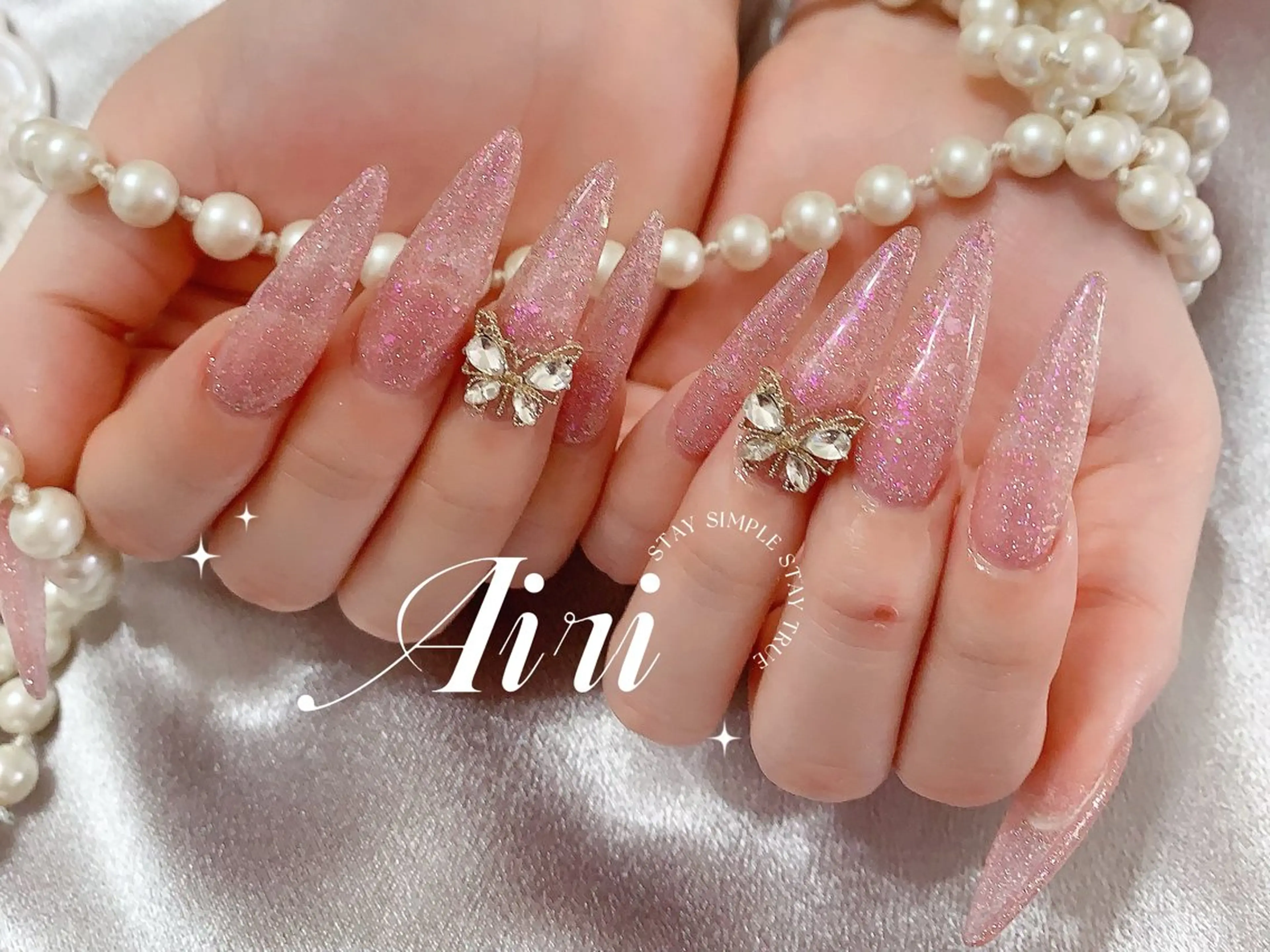 ネイル ハンドネイル ネイルサロンAiri 長さ出し·シンプルのネイルデザイン