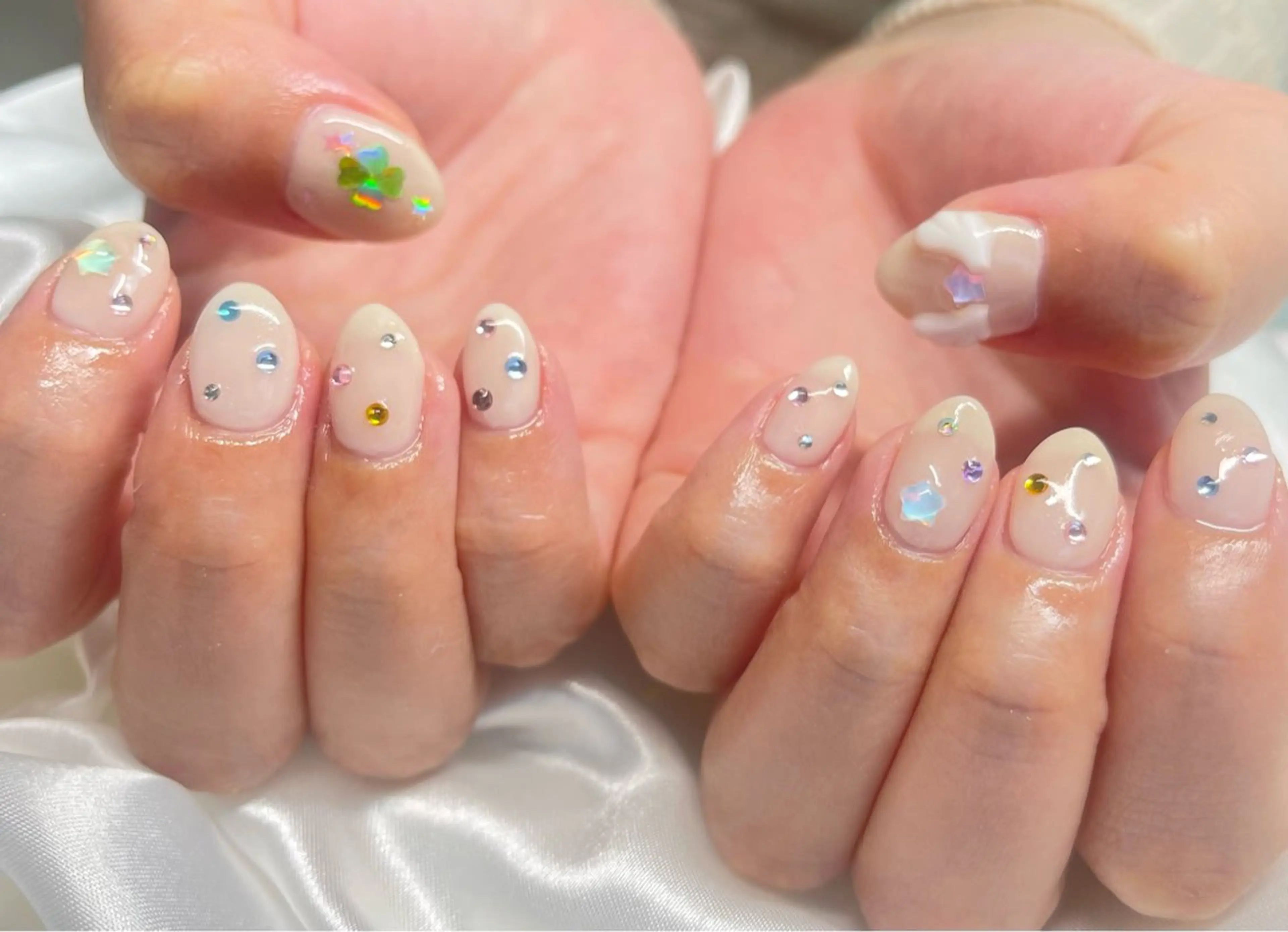 ネイル キラキラネイル 韓国ネイル ショートネイル ワンホンネイル celica所属・松田 由真のネイルデザイン