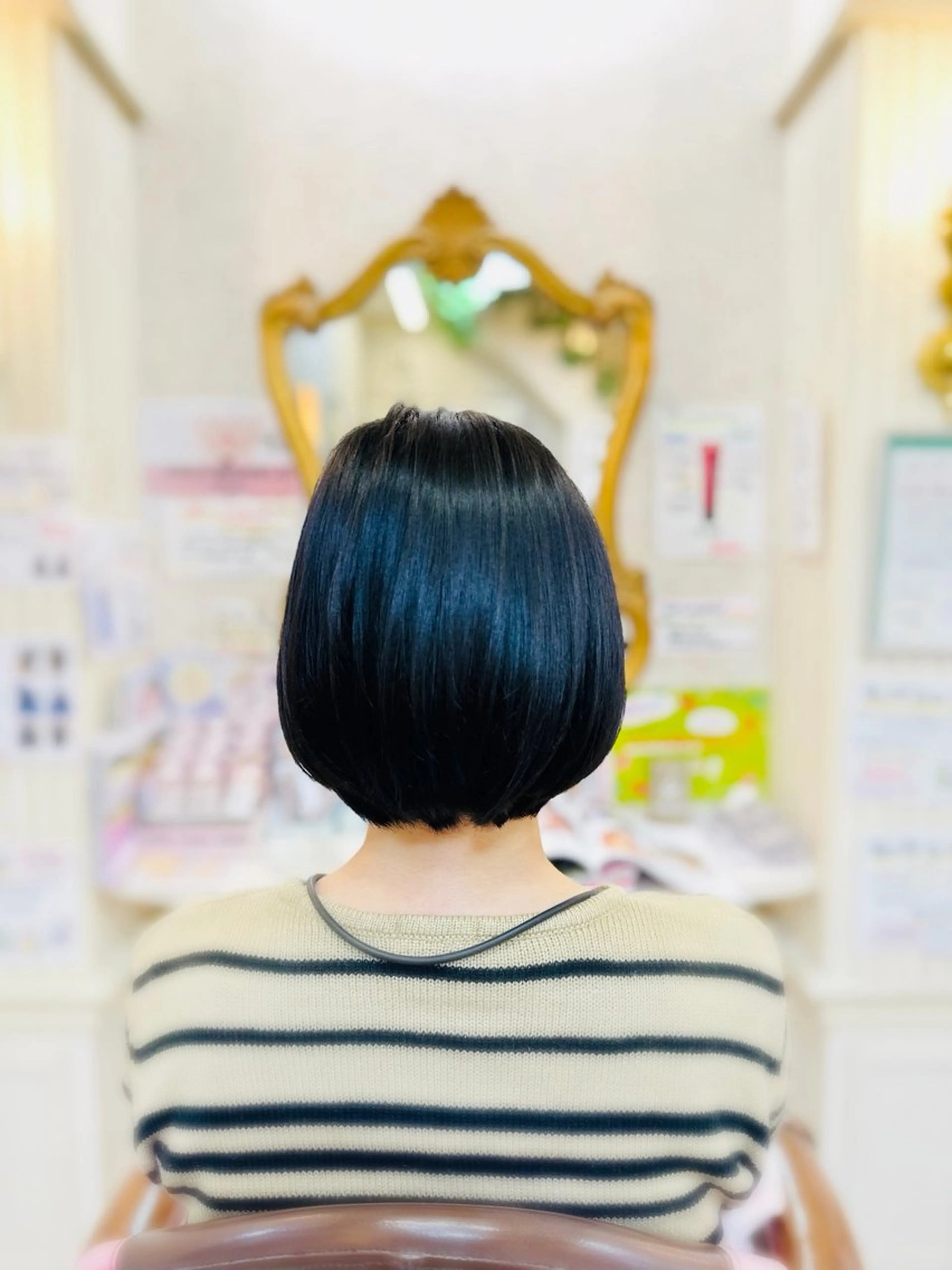 ミディアム ボブ カット 菅沼 美咲のヘアスタイル