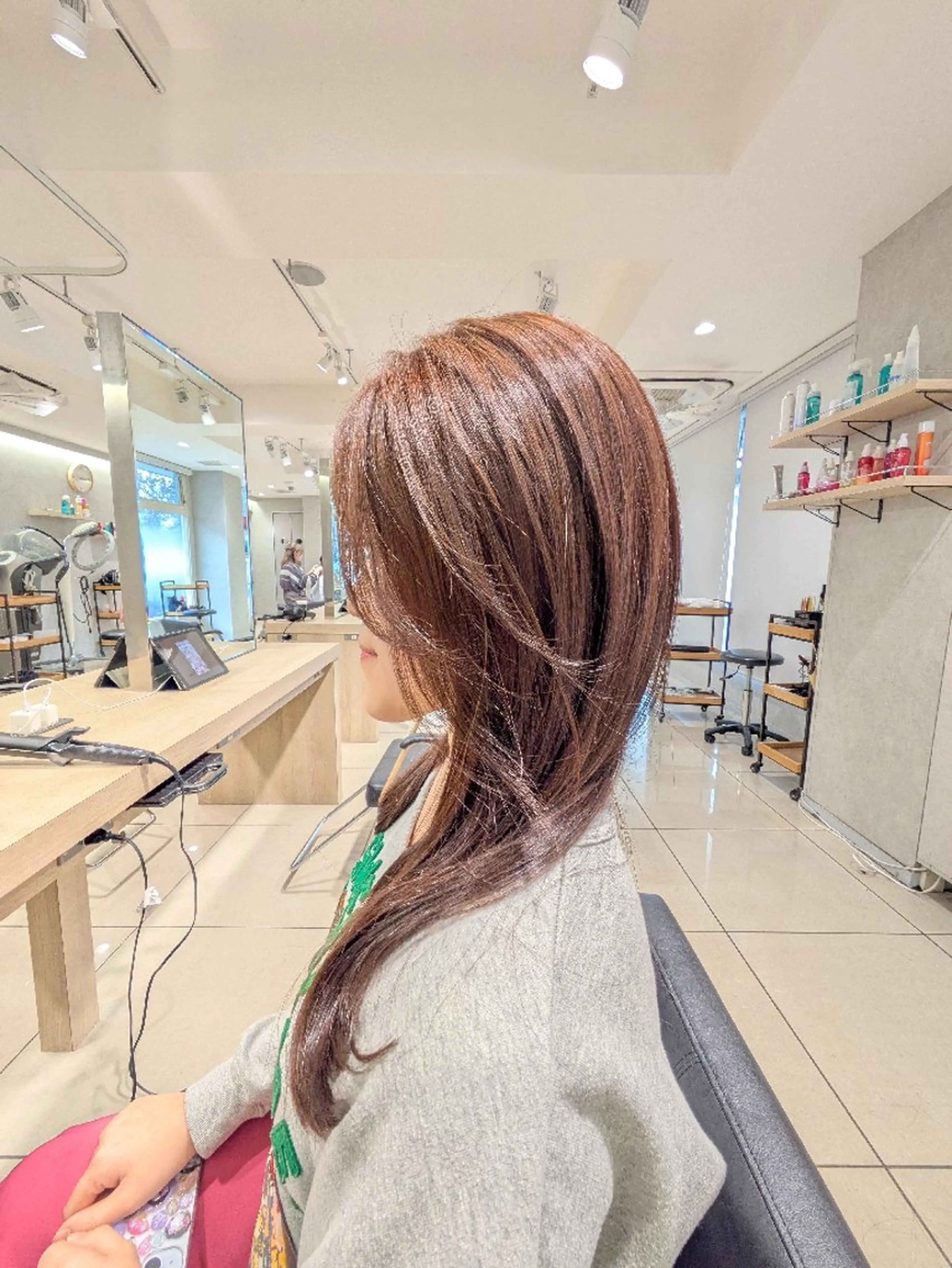 ロング 顔周りカット レイヤーカット Director金野 麻衣子のヘアスタイル