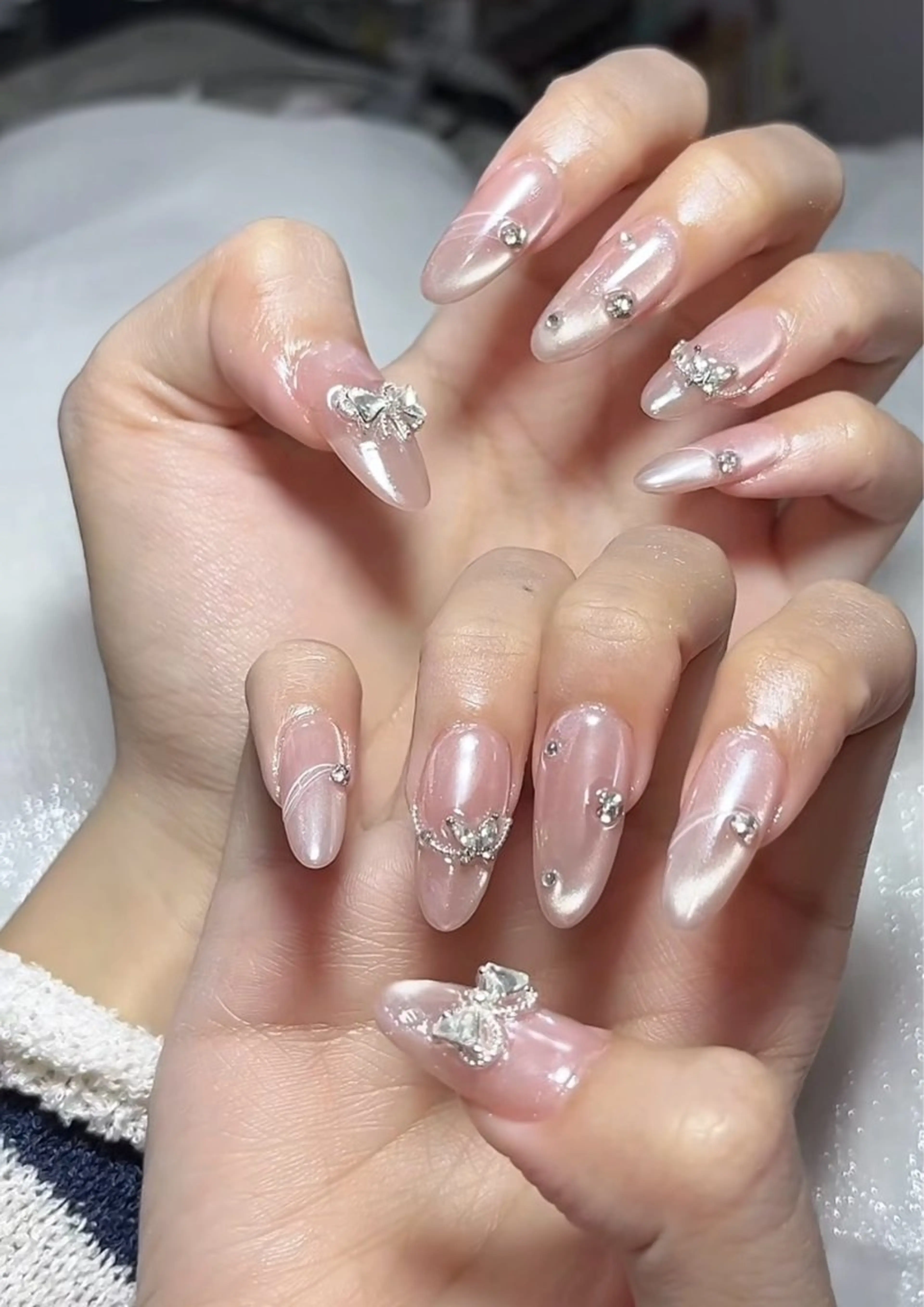 ネイル チークネイル フレンチネイル グラデーション キラキラネイル 韓国ネイル ハンドネイル Minette nailHuongのネイルデザイン