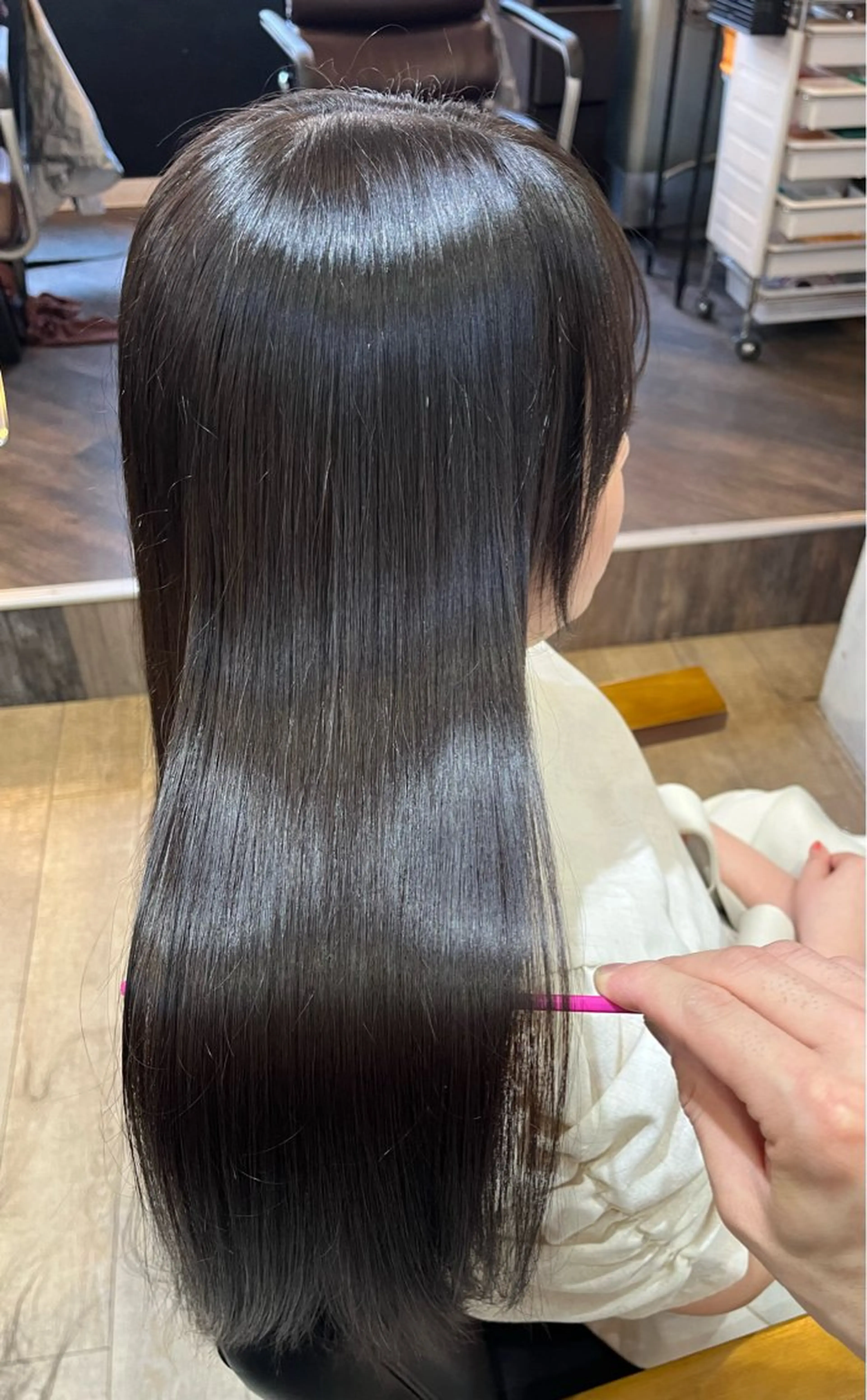 ロング カラー ヘアアレンジ アッシュ ケアカラー グレージュ カーキグレージュ トリートメント 🧸柔らかいベージュ カラー🧸氏家達哉のヘアスタイル