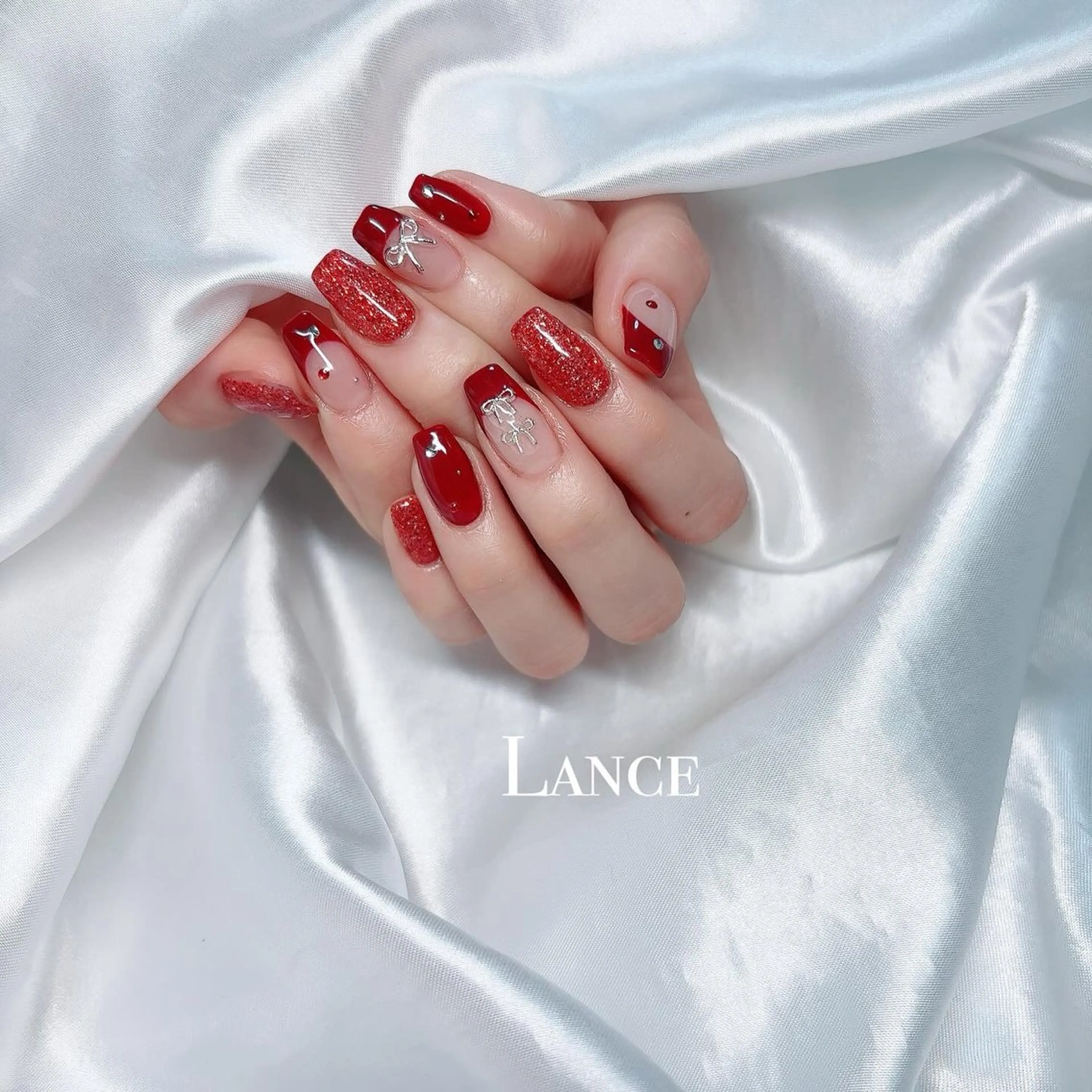 ネイル オーロラネイル フットネイル フレンチネイル キラキラネイル 韓国ネイル ハンドネイル Lance nailのネイルデザイン