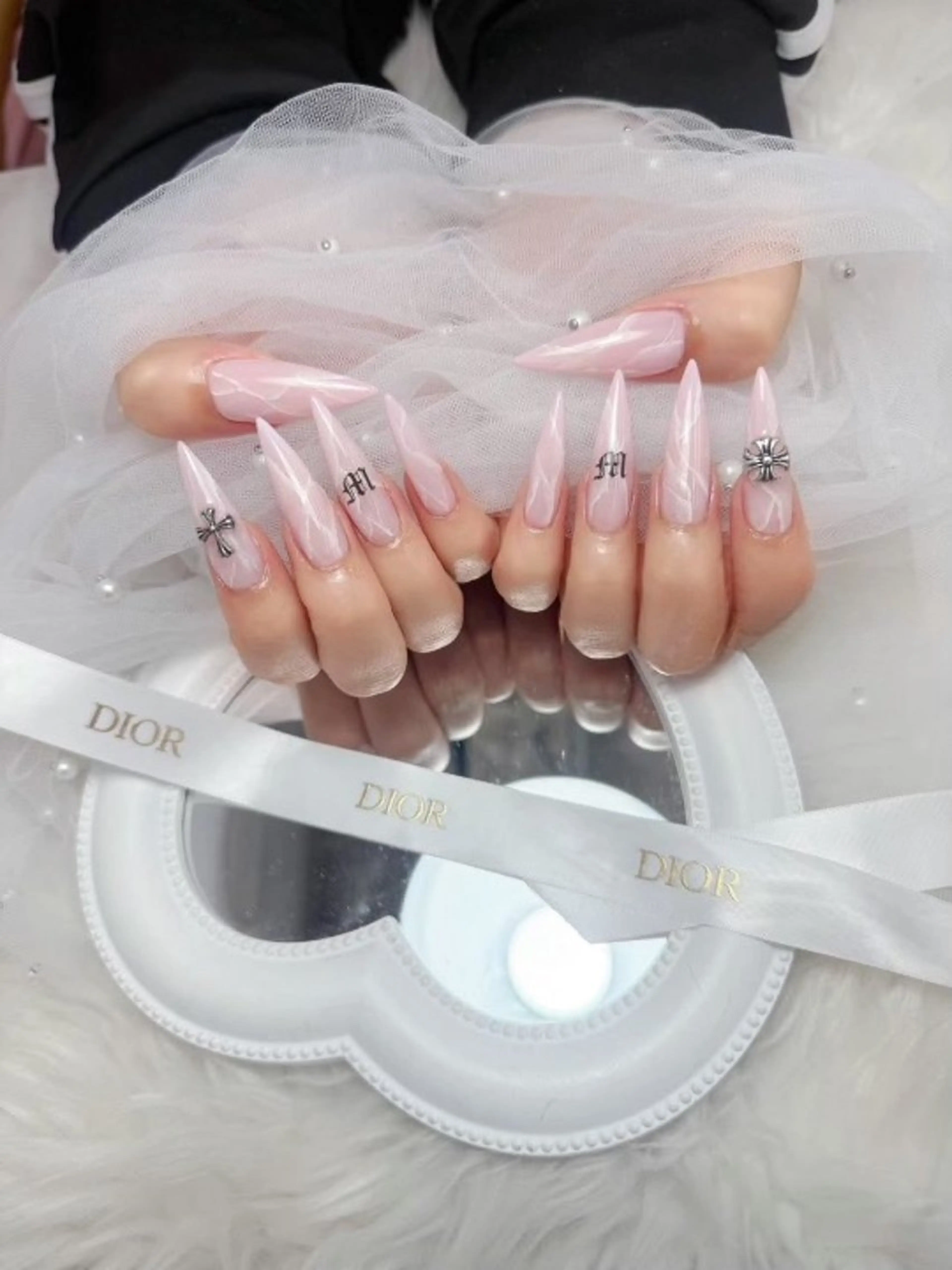 カラー グラデーションカラー ピンクカラー ハンドネイル AIN Nailのネイルデザイン