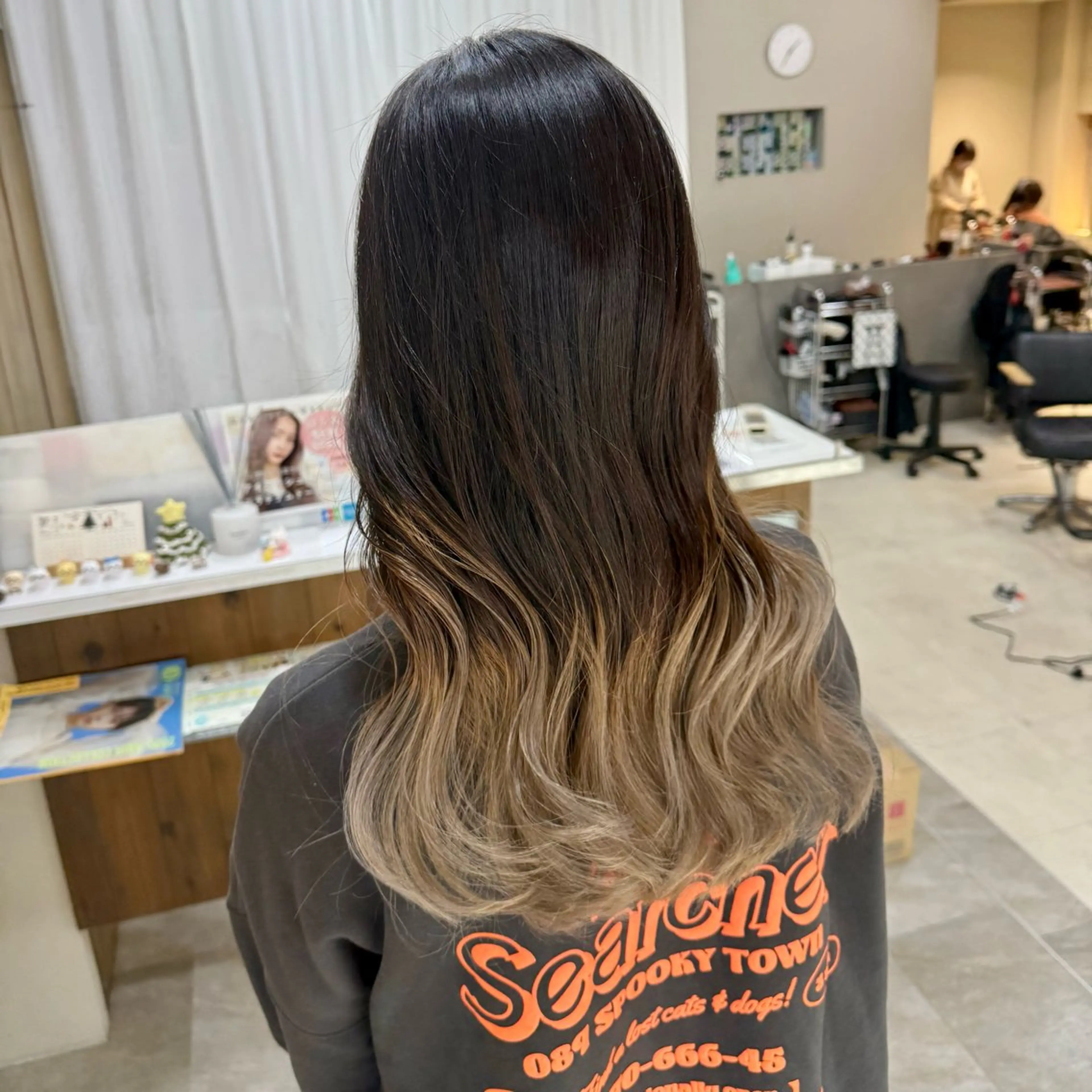 ロング カラー 惣木 菜穂のヘアスタイル