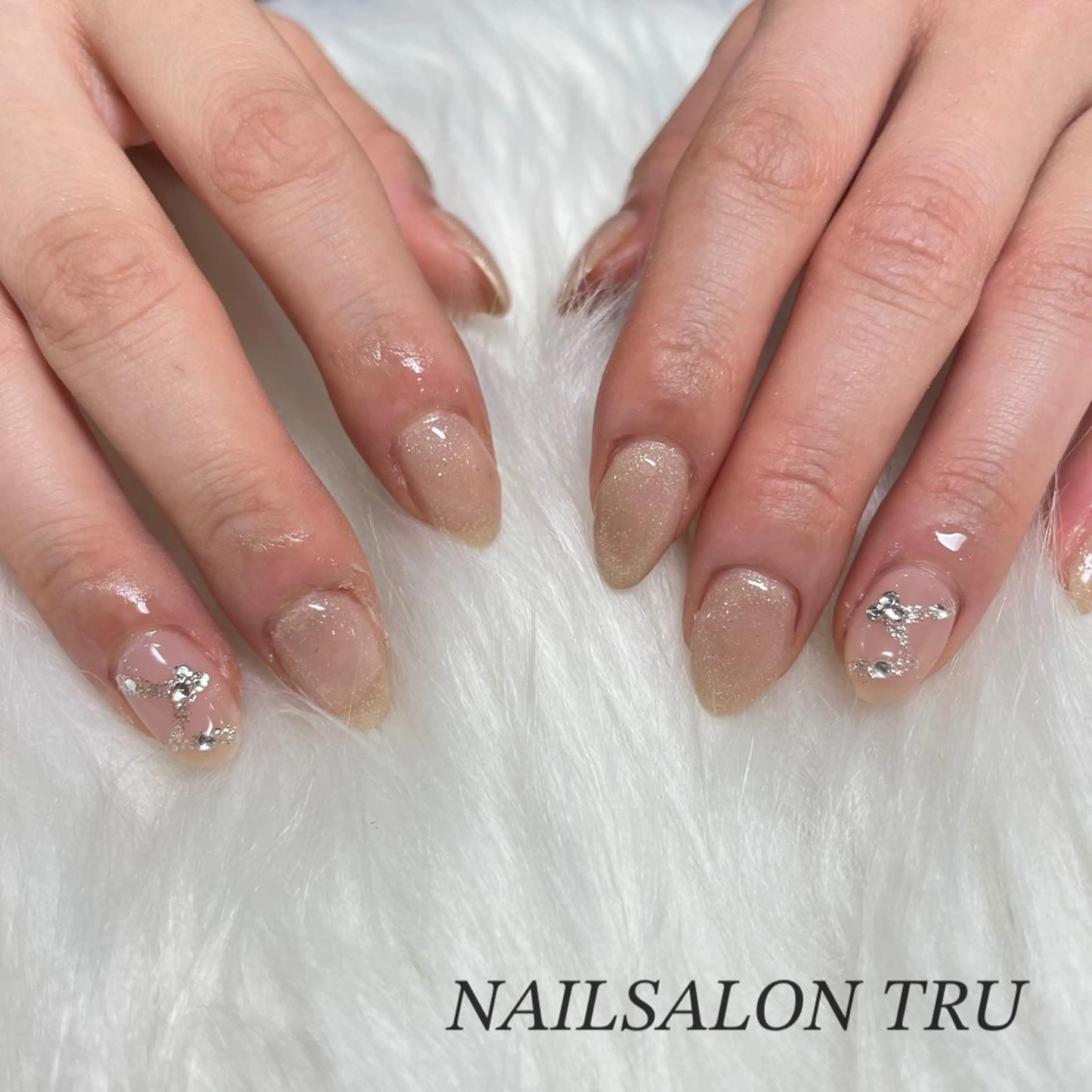 ネイル 𝐼𝑁𝑂𝑈𝐸 𝑀𝐼𝐴のネイルデザイン