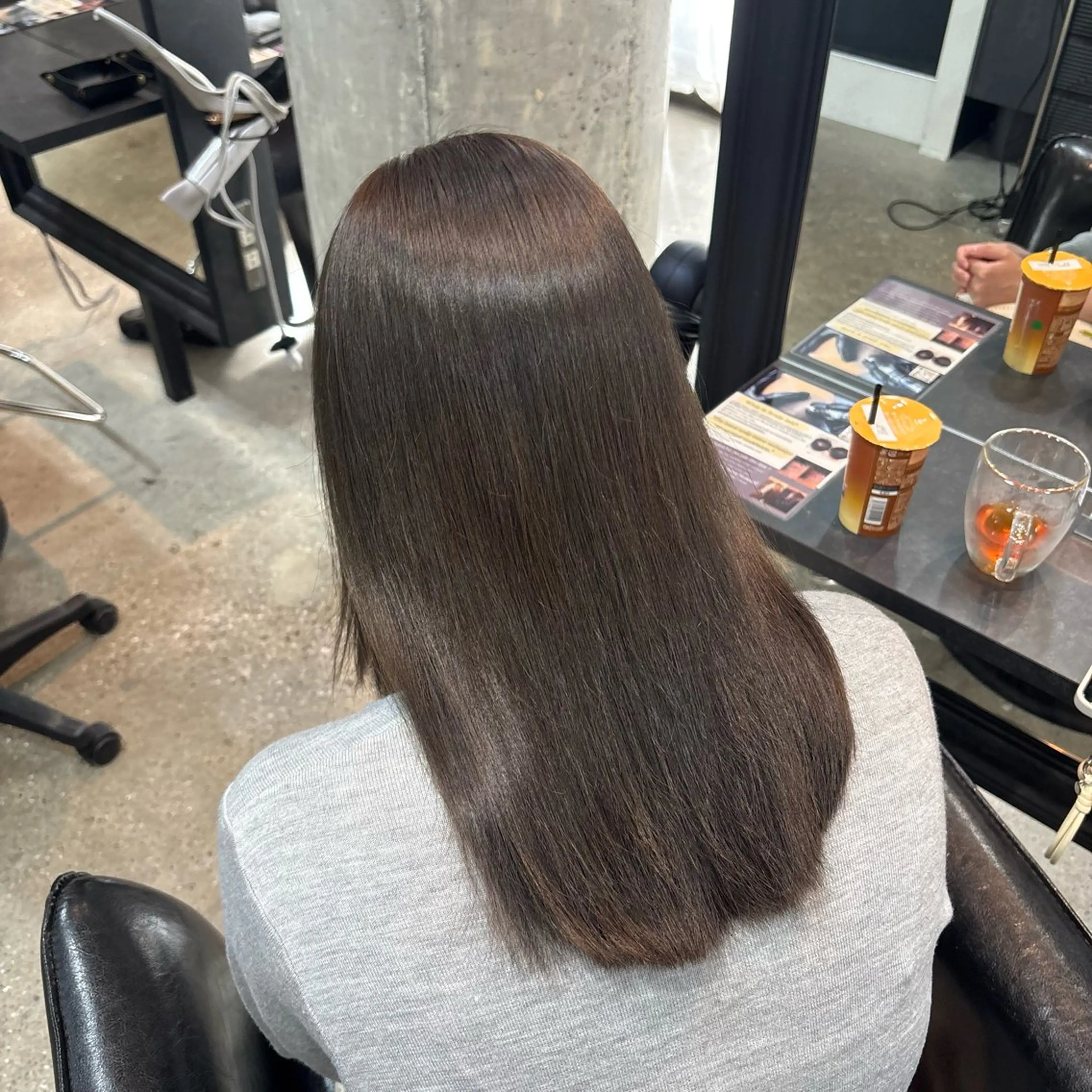 ミディアム ヘアカラー トリートメント ヘアセット 艶髪カラー・髪質改善 ストレートAsunaのヘアスタイル