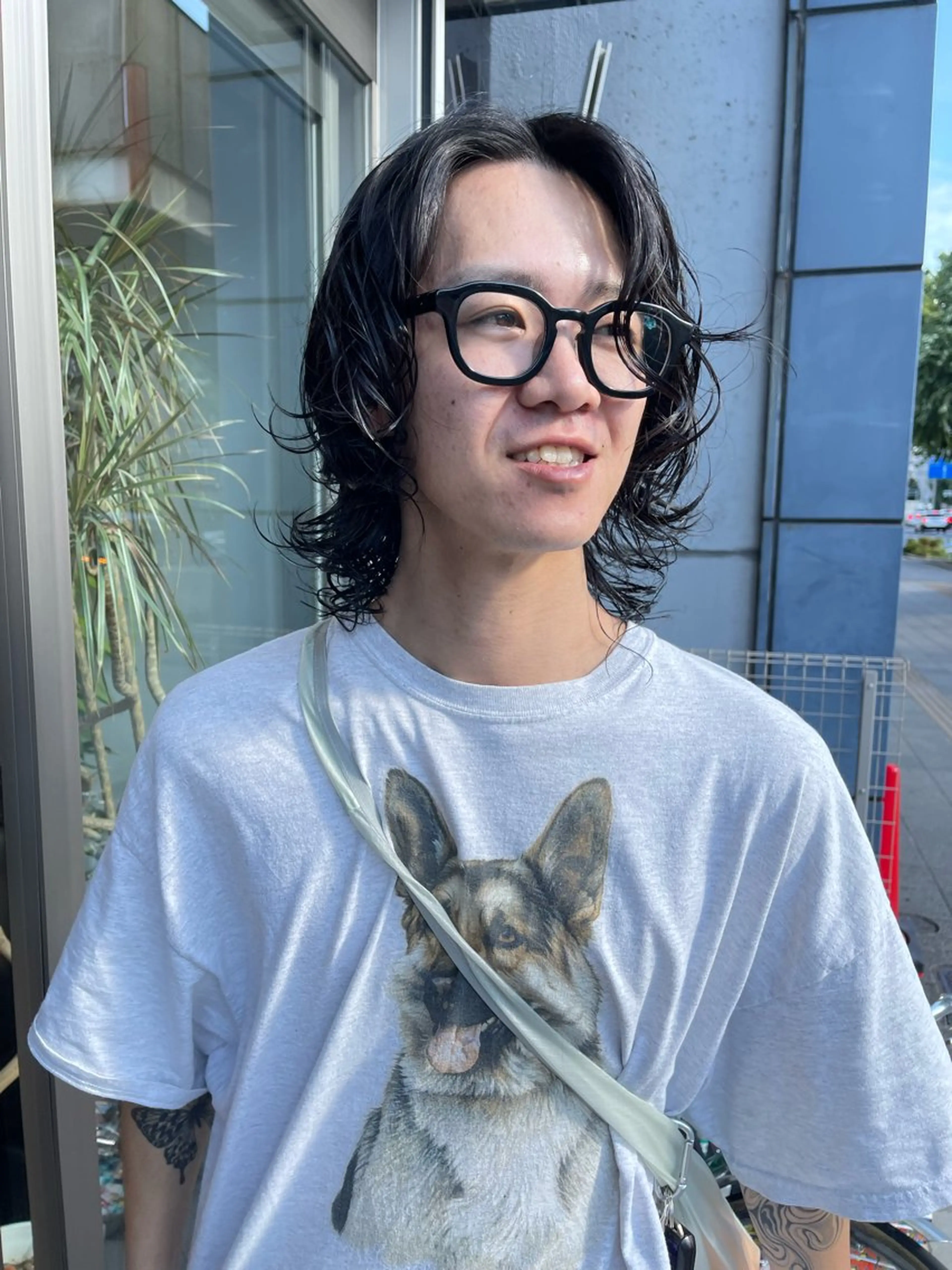 ミディアム パーマ メンズ ミディアムパーマ メンズパーマ メンズウルフカット ウルフカット カット パーマ アトム/ウルフ パーマ/レイヤーのヘアスタイル