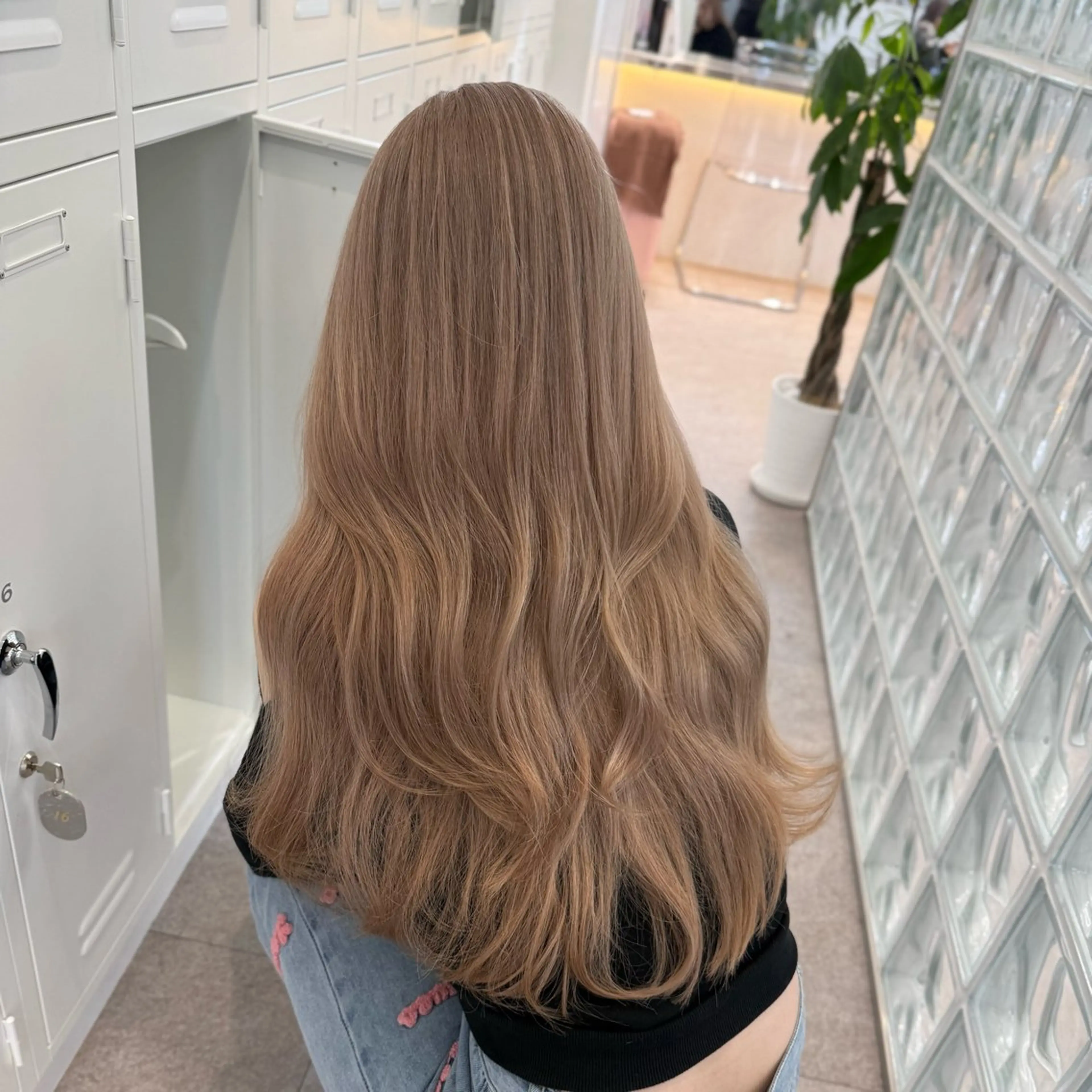 ロング カラー ヘアカラー ミルクティーベージュ /sara💛のヘアスタイル