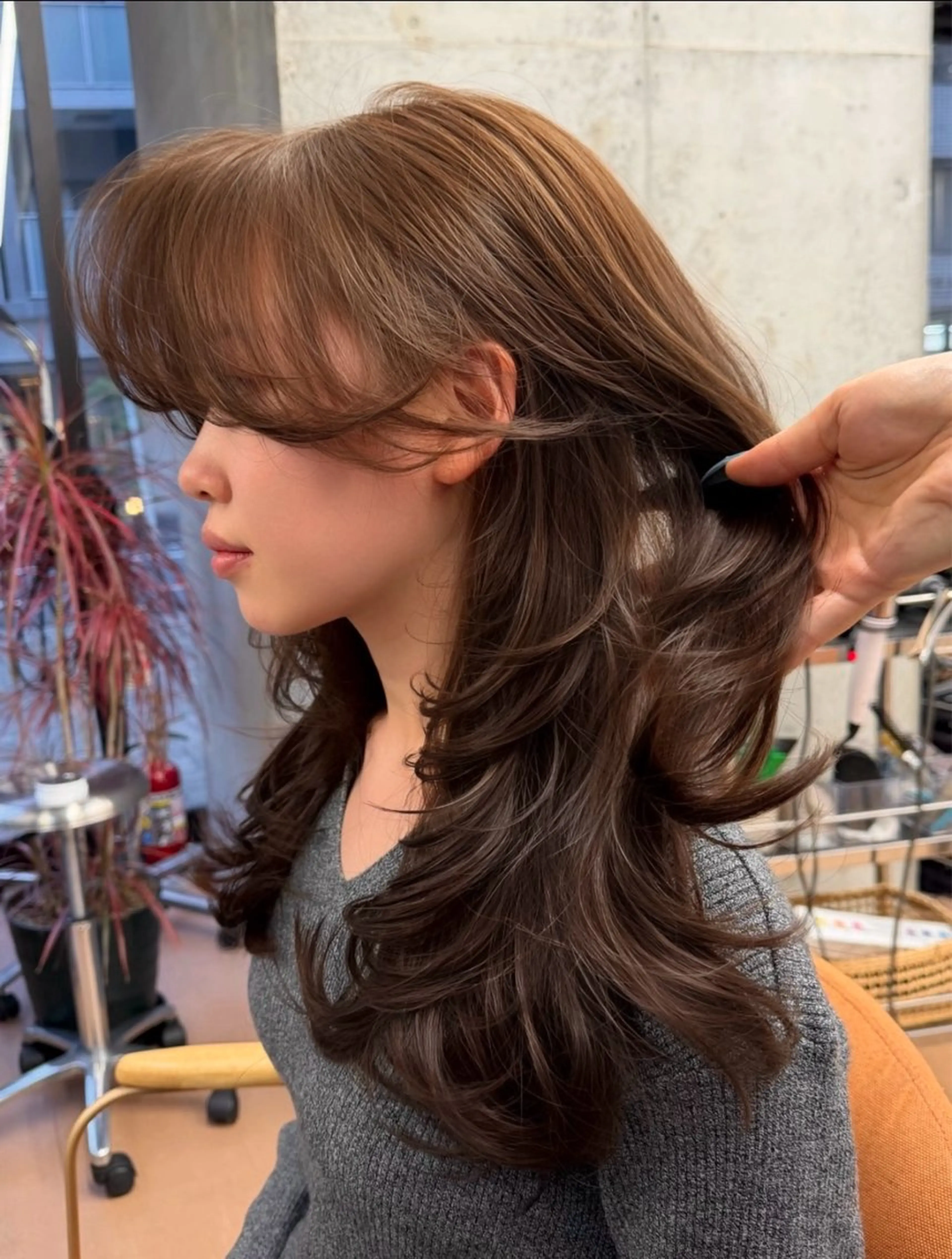 セミロング チョコレートブラウン レイヤーカット カット ヘアカラー Miho/海外レイヤ ー/縮毛矯正のヘアスタイル