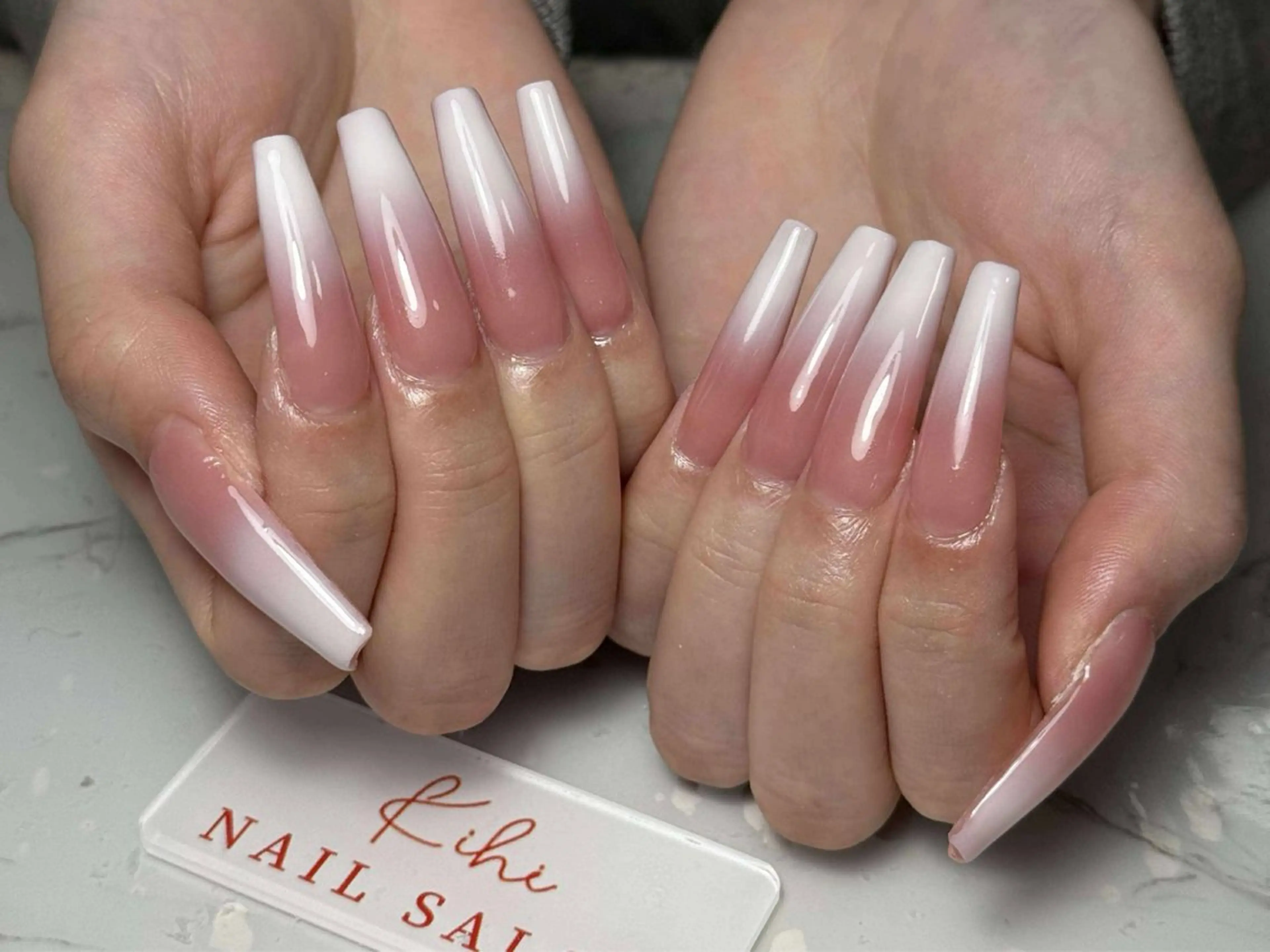 ネイル アートネイル フレンチネイル ジェルネイル グラデーション 韓国ネイル ハンドネイル 💕鈴木ユリ パラジェル/オフ無料のネイルデザイン