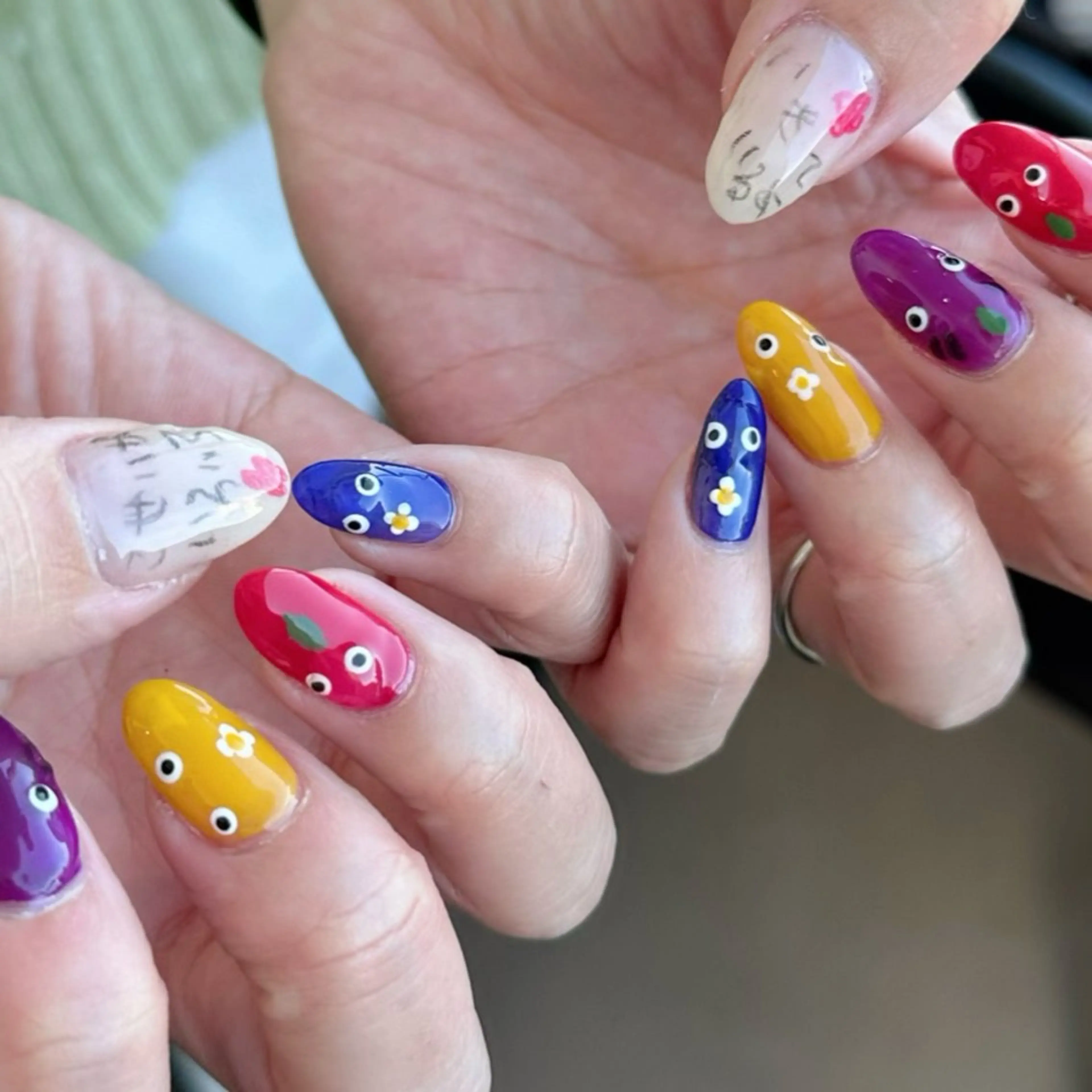 ネイル 新山 聖のネイルデザイン