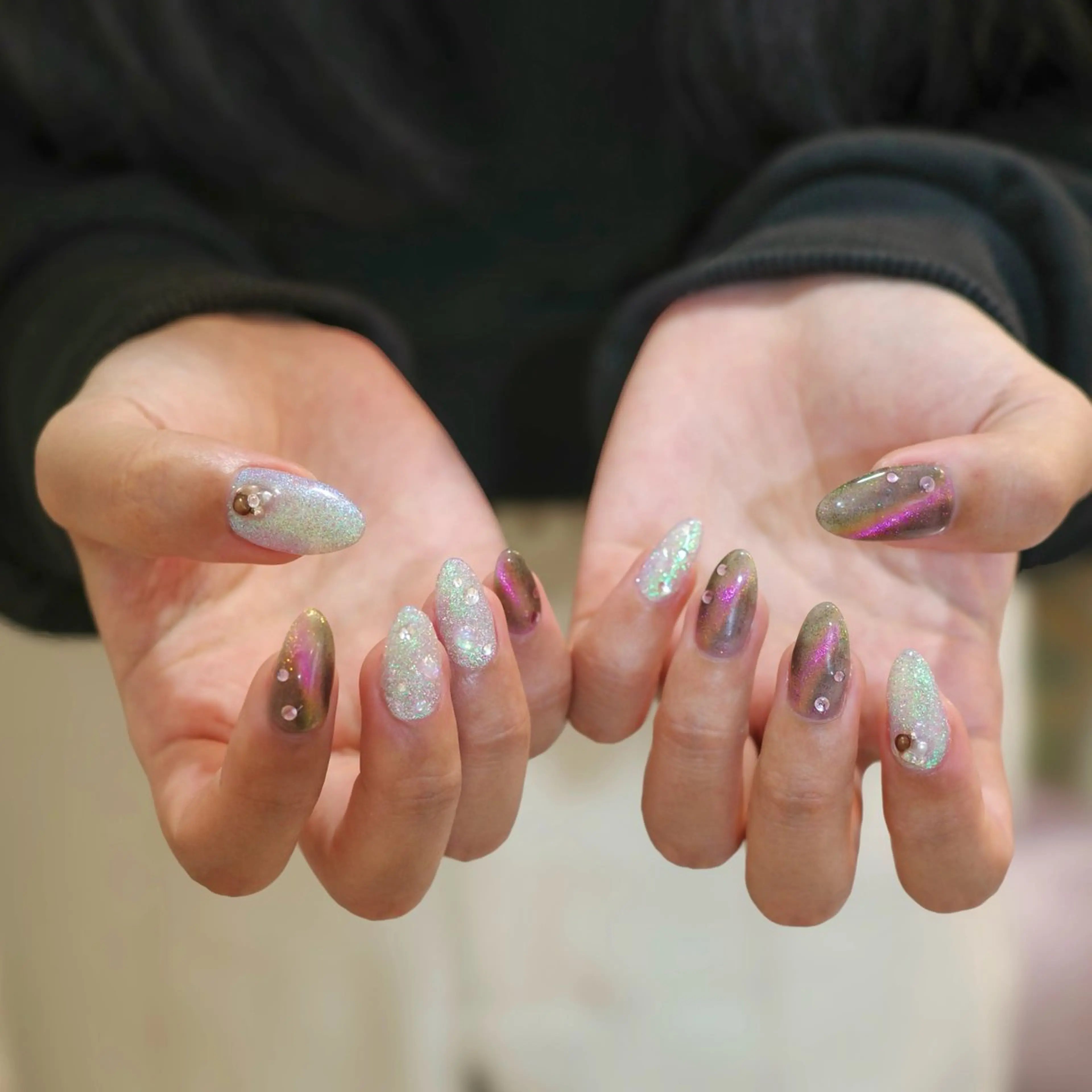 ネイル オーロラネイル ブルー フラッシュネイル マグネットネイル ピンク ハンドネイル pointillé .ayaのネイルデザイン