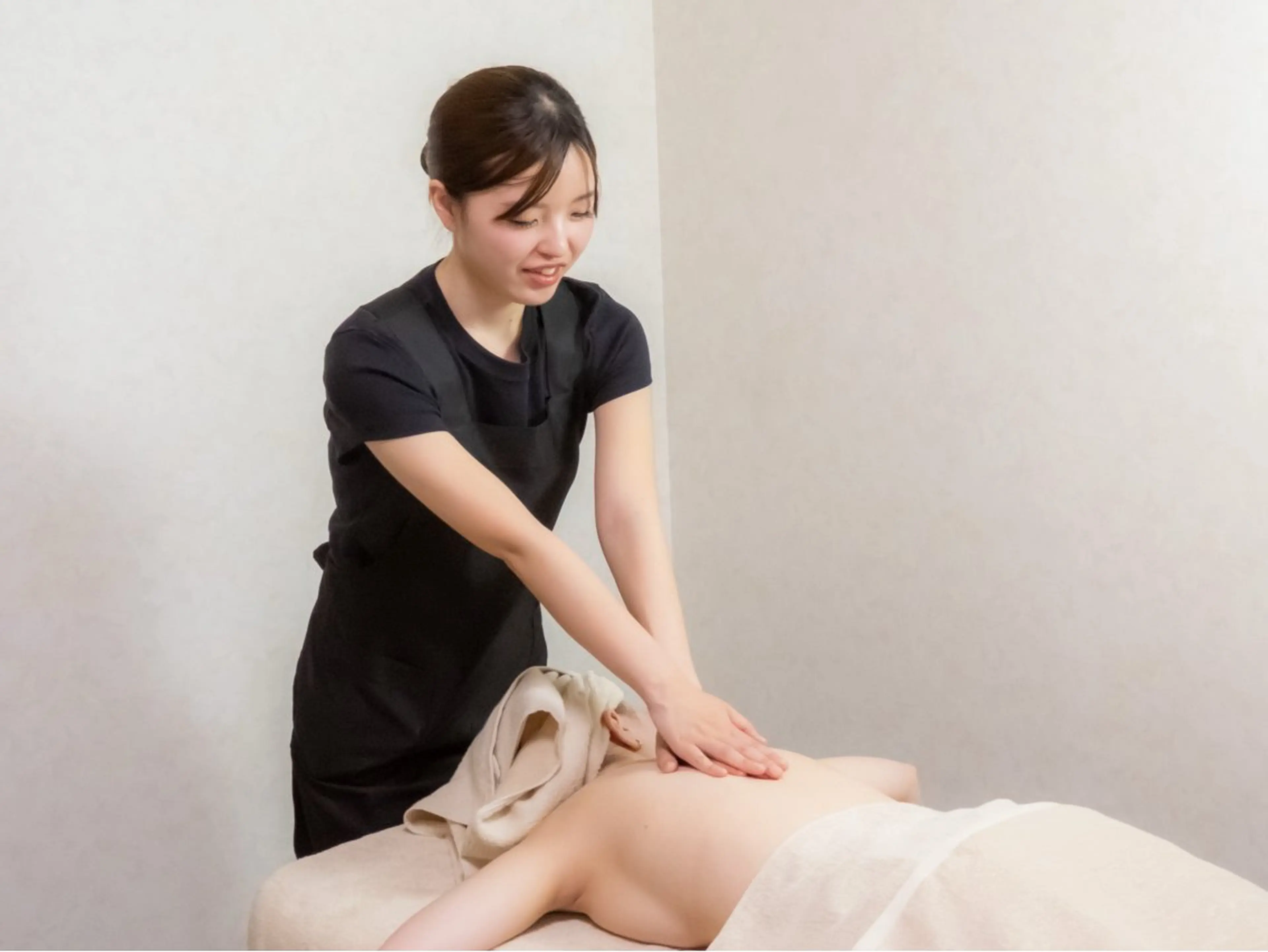 【モニター価格】結婚式前、イベント前に上半身トータルケア　　　シェービング【60分】の写真