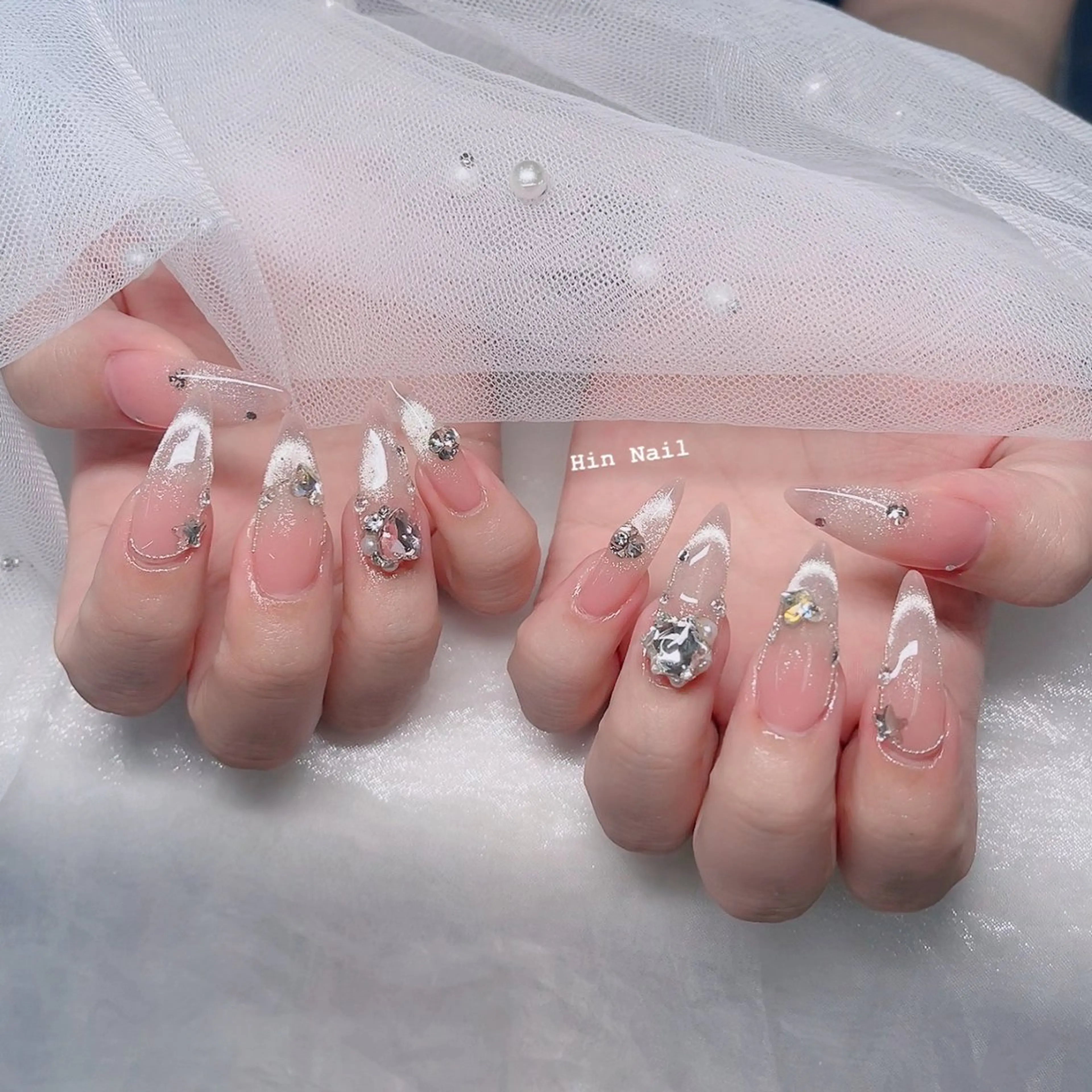 ネイル ハンドネイル Hin Nailsのネイルデザイン