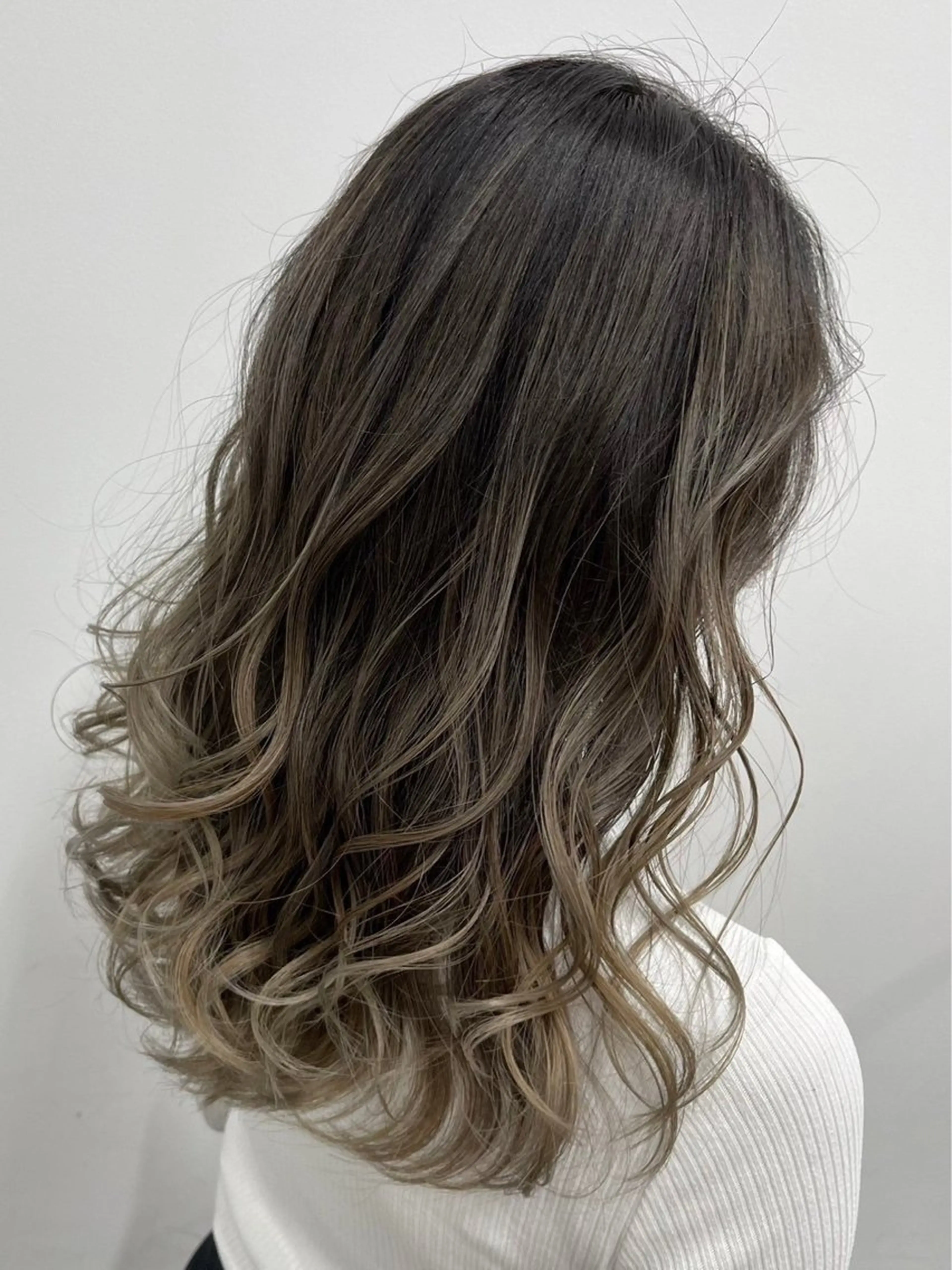 ロング ambleluxe 🌈透明感カラー中野のヘアスタイル