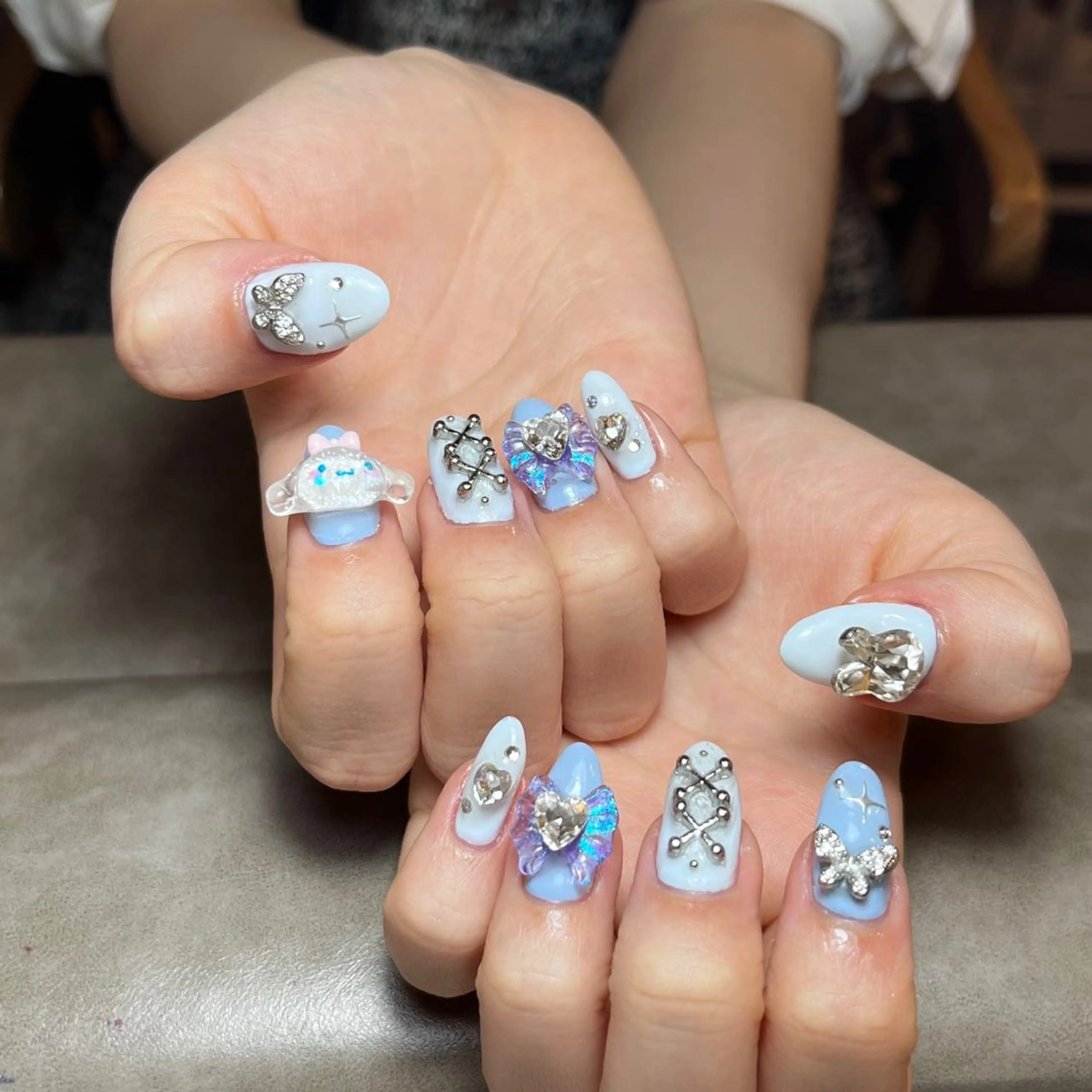 ネイル フラッシュネイル グラデーション キラキラネイル 韓国ネイル ラメ(グリッター) 萌 自宅ネイルサロンのネイルデザイン