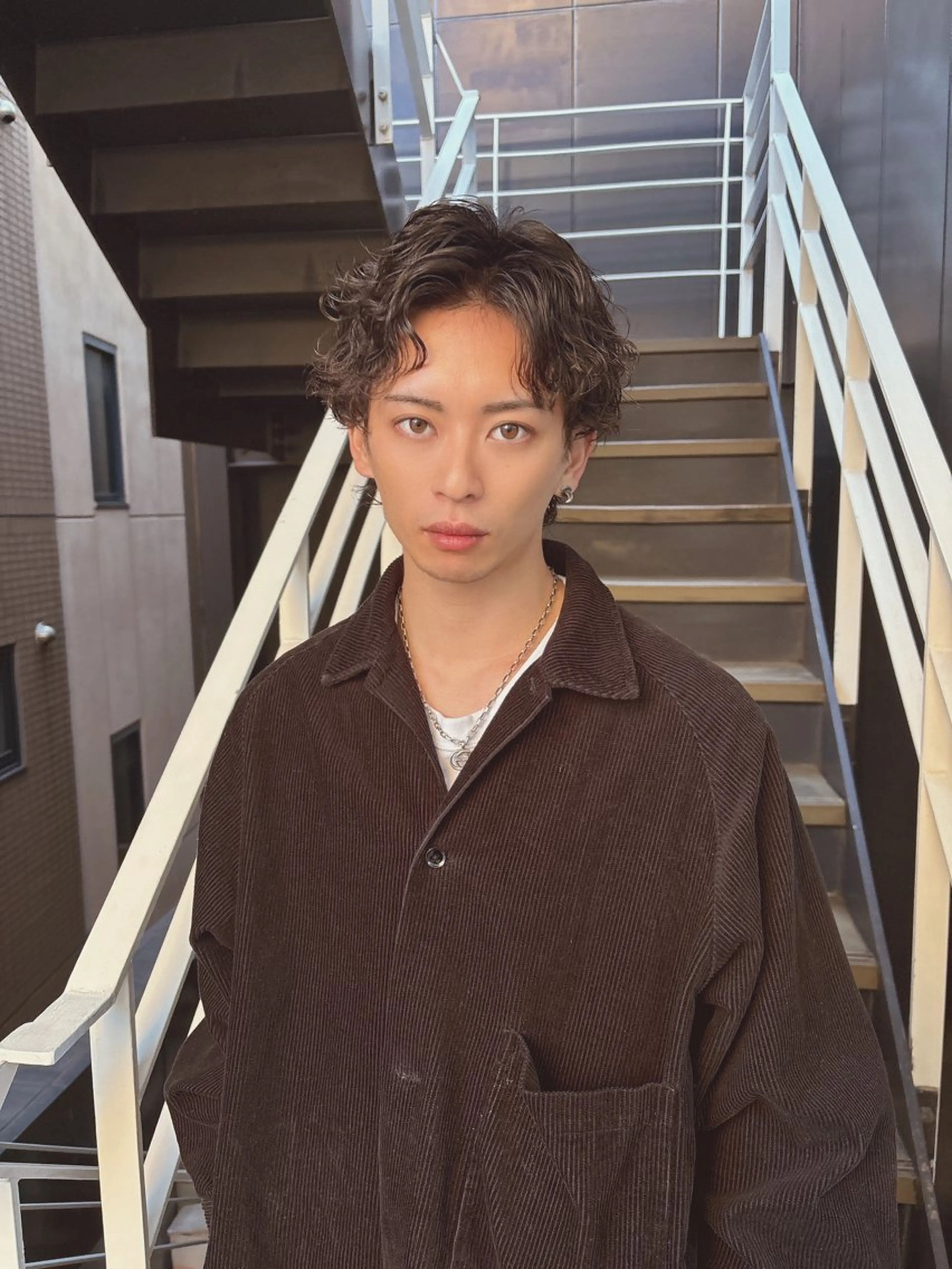 ショート パーマ メンズ カット パーマ 青髪特化🩵 ダブルカラーのヘアスタイル