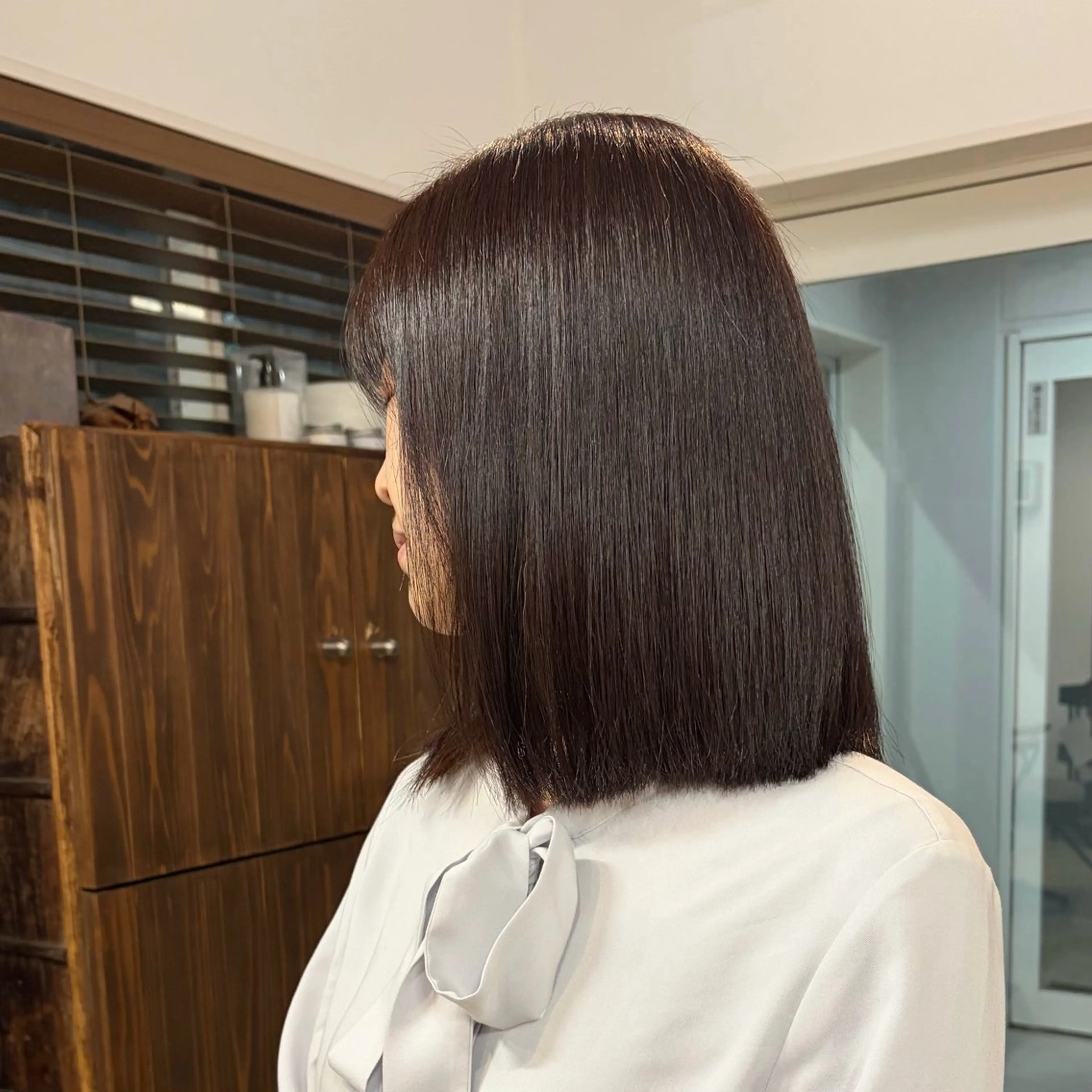 ミディアム カラー 透明感カラー ヘアカラー 髪も心も健康に🤎 原亜希子のヘアスタイル