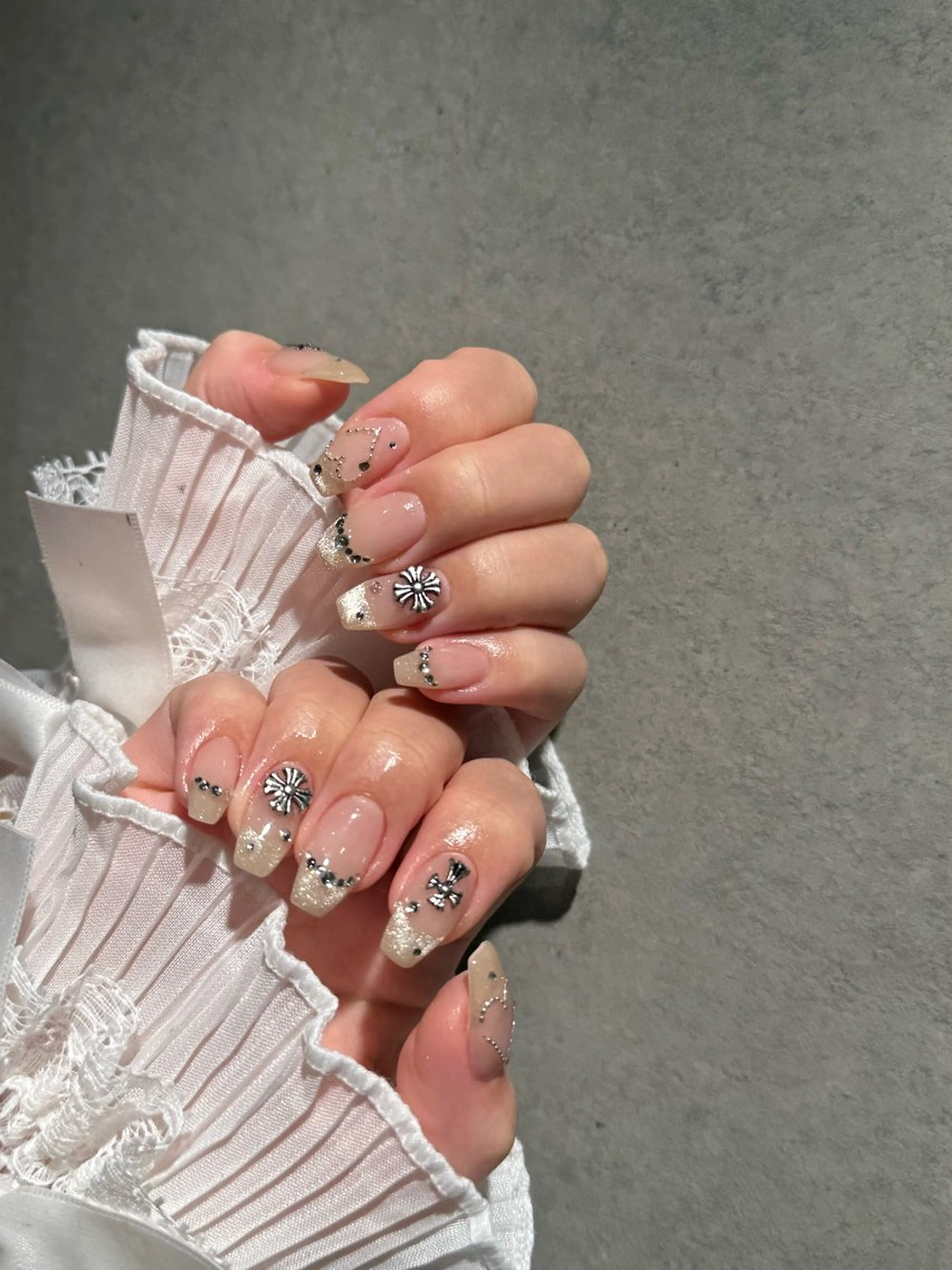 ネイル I-nailロング /ワンホン/キラキラのネイルデザイン