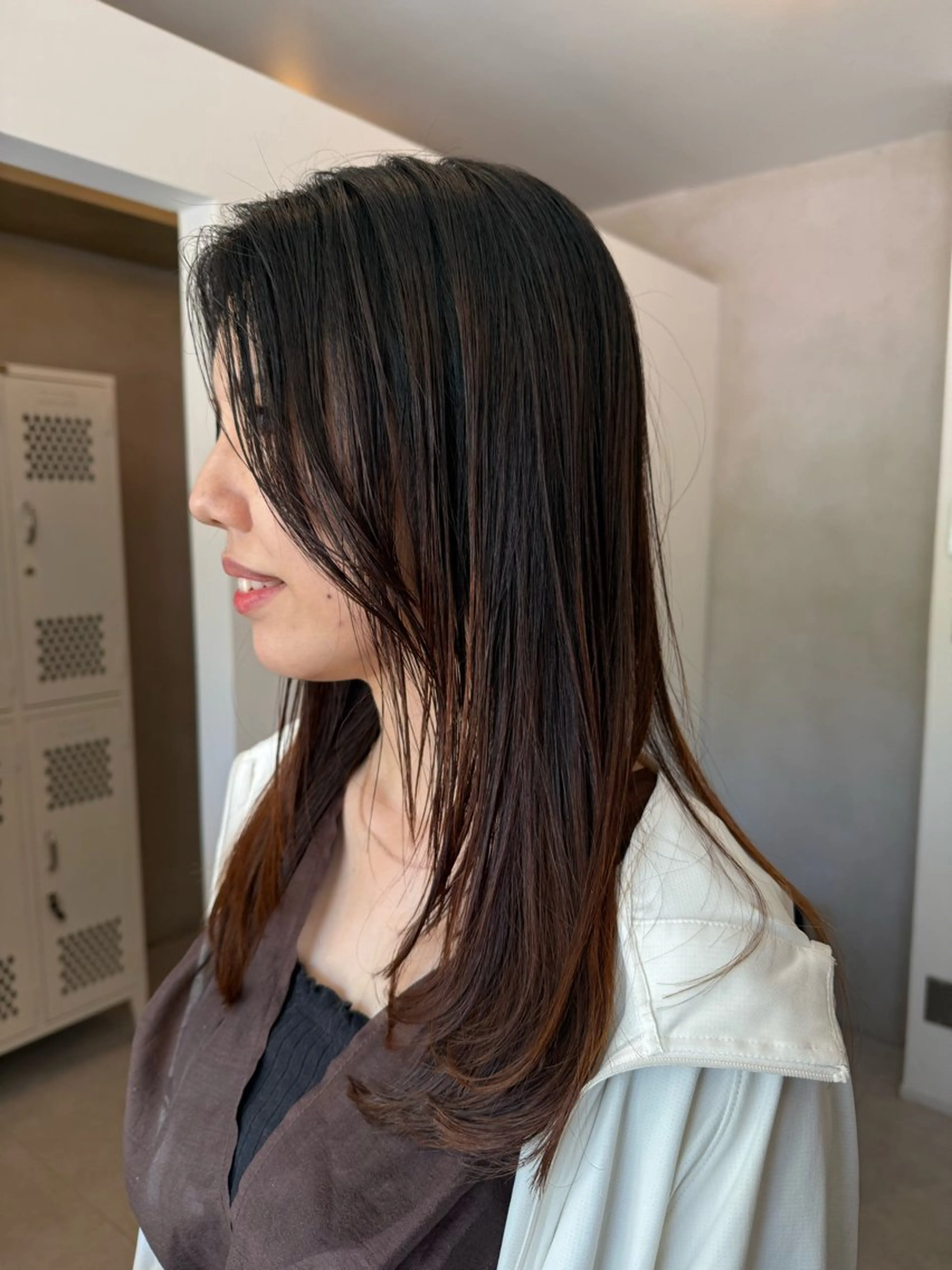 セミロング かきあげバング レイヤーカット カイ/名古屋・伏見 カットモデルのヘアスタイル