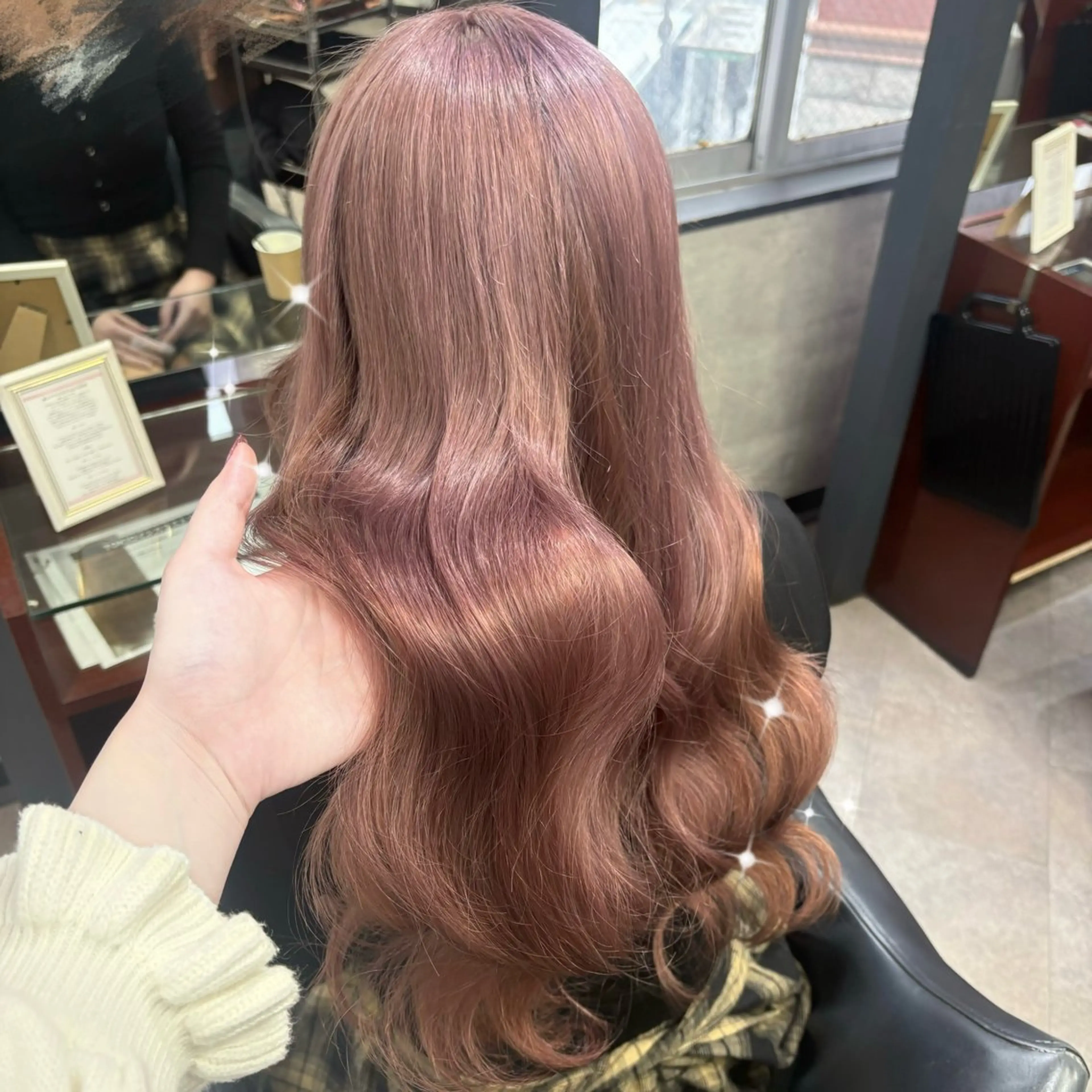 ロング ラベンダーベージュ ピンクラベンダー OZ梅田♡ ゆはなブリーチのヘアスタイル