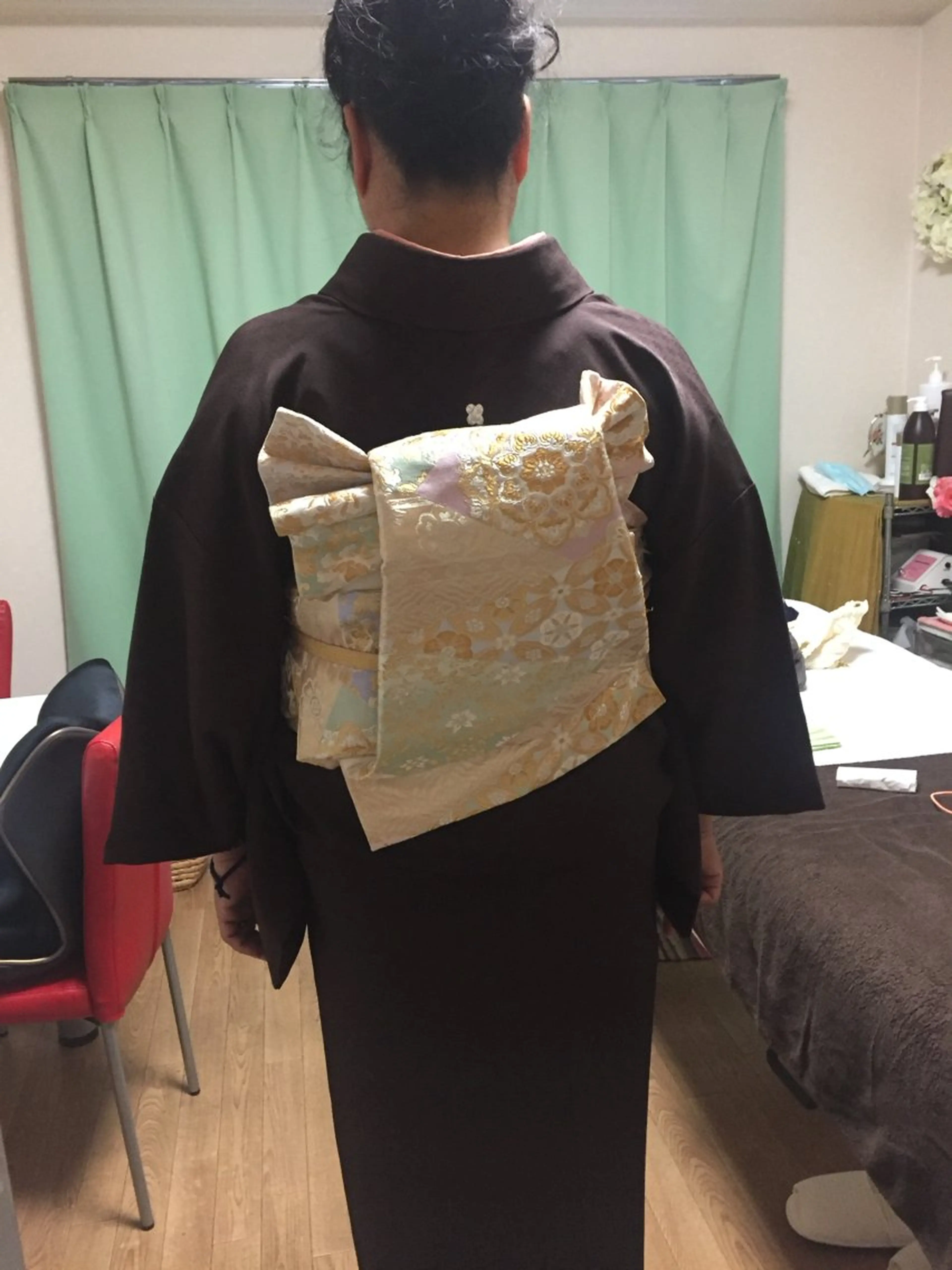 訪問着、つけ下げ、色無地、小紋　二重太鼓着付けの写真